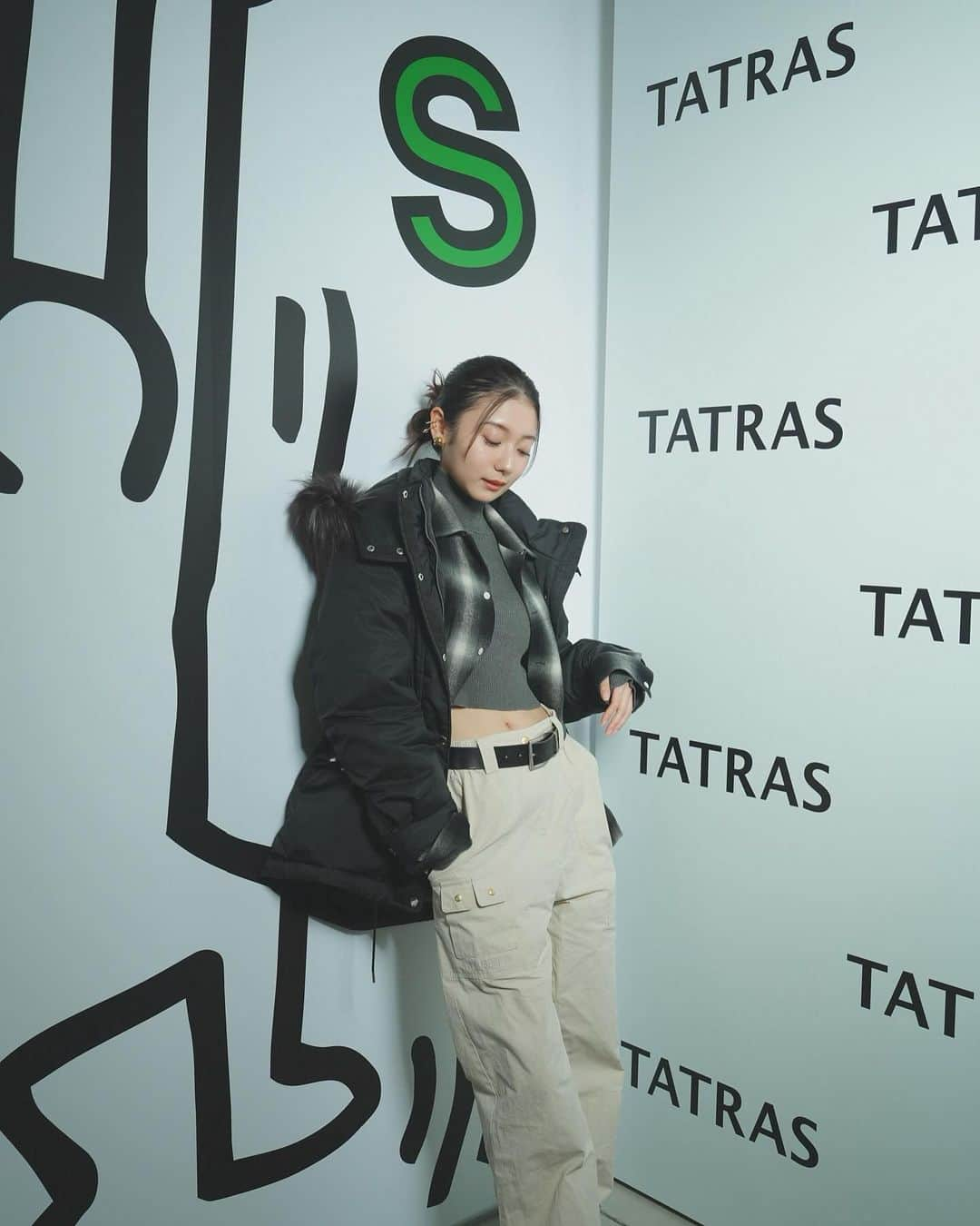 齊藤英里さんのインスタグラム写真 - (齊藤英里Instagram)「”TATRAS SUBWAY“  キースへリングとのコラボレーションをした POP UPにお邪魔しました。 ラブをモチーフにしたポップなデザインが ポジティブな気持ちにしてくれます😚🫰🏻 地下鉄をモチーフにした内装や アート空間にとっても心が躍りました🌈✨  @tatras_official   #tatraskeith #tatrascollab #PR」11月23日 21時00分 - erisaito.official