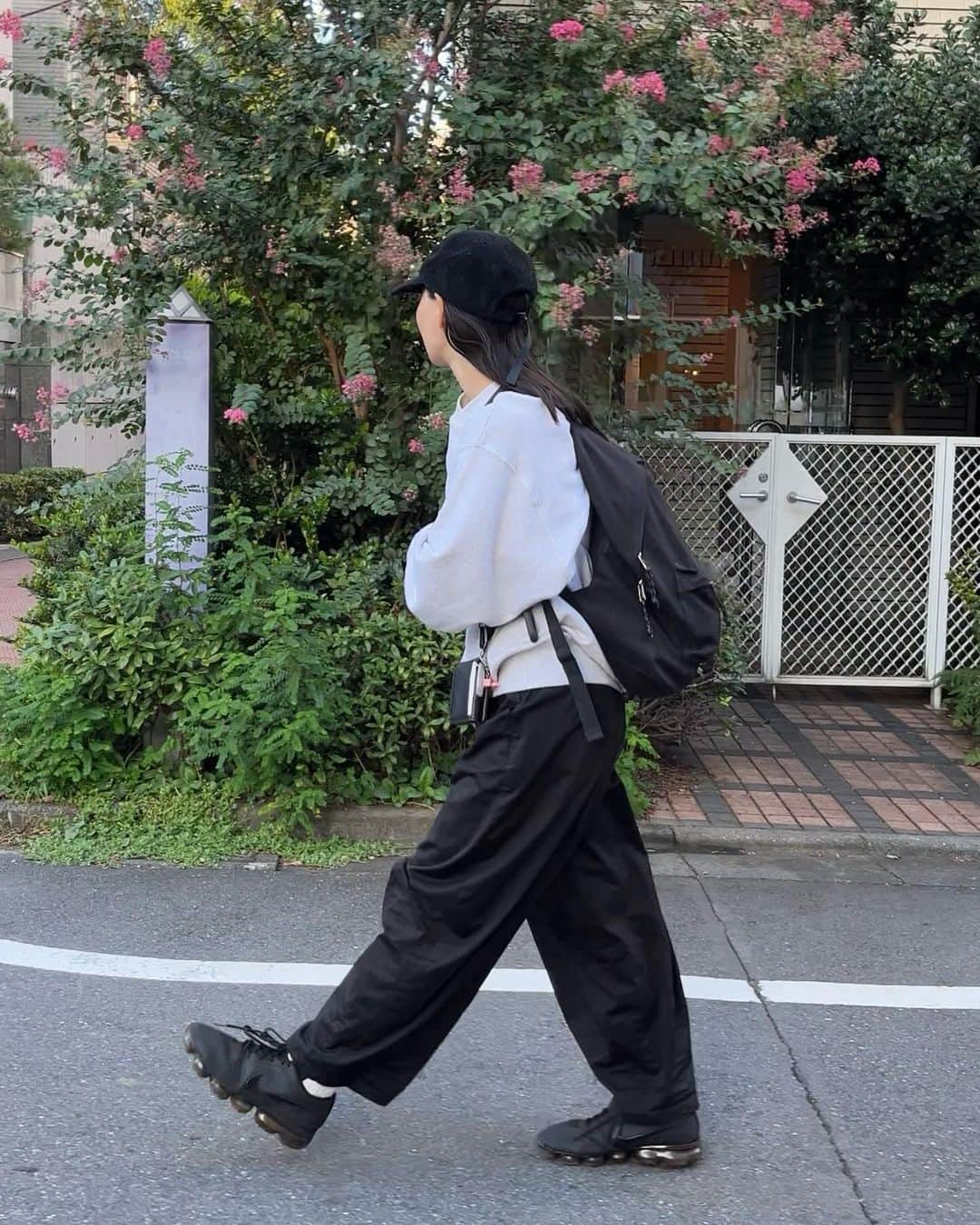 さいとうなるさんのインスタグラム写真 - (さいとうなるInstagram)「🚲⛰️  tops... @llbeanjapan  pants... @somom_and_co  cap... @universal__products  bap... @champion_japan  shoes... @nike  . . . . #ootd#日々#シンプル#シンプルコーデ#メンズライク #秋コーデ#冬コーデ#サムオム#somomandco#サムオムアンドコー#シティーポップ#シティボーイ #シティポップ#ストリートシック#ストリートコーデ #ストリート#llbean #cityboy#citystyle#トラッドコーデ#fudge#ファッジ#cluel#クルーエル#スウェットコーデ #スウェット#llbean#サーカスパンツ」11月23日 20時59分 - naru060708