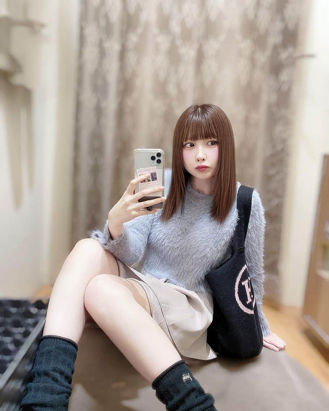 宮内凛のインスタグラム：「. . かわいい冬服ほしいいい どんなのが似合うかな」