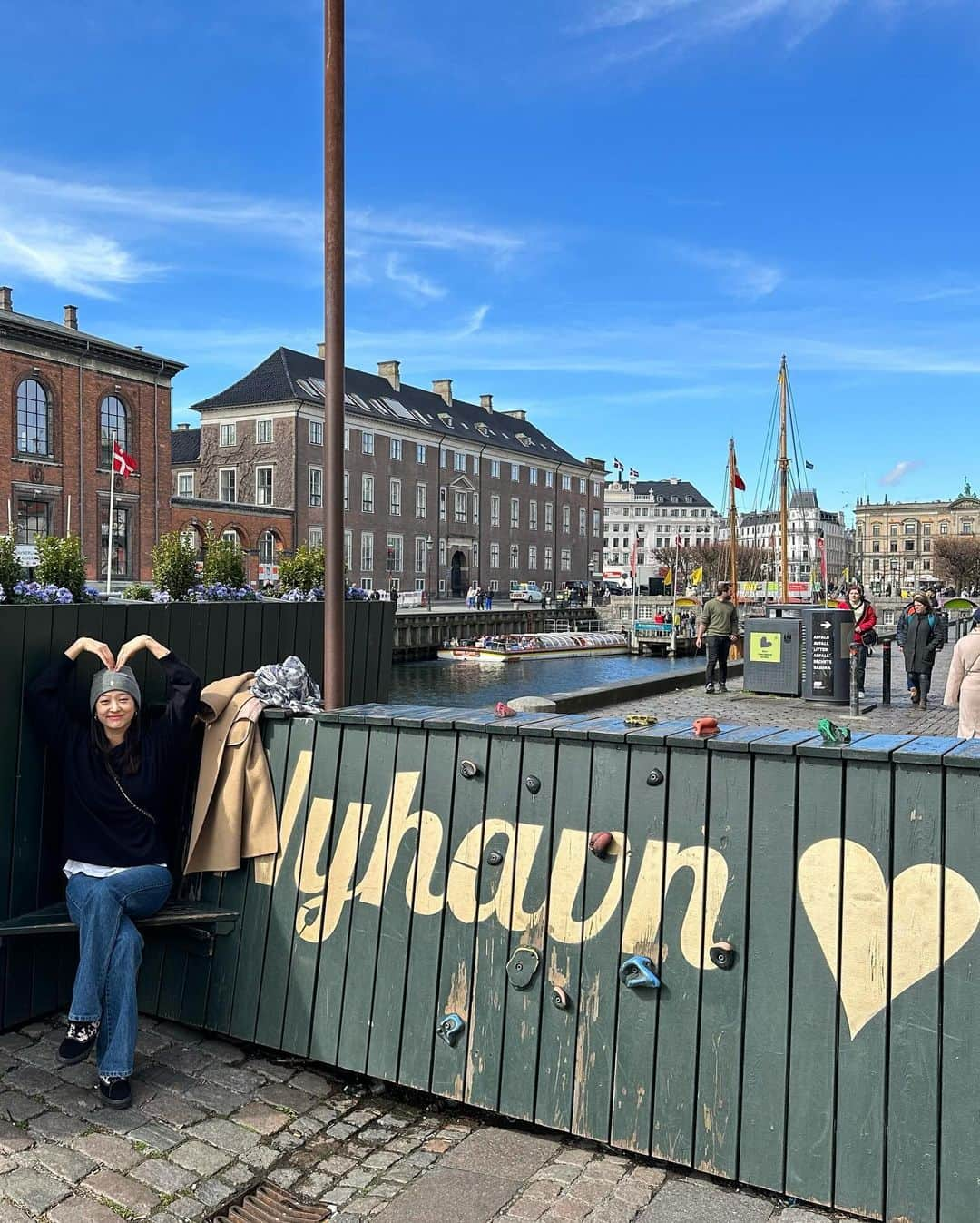 ペ・ヌリさんのインスタグラム写真 - (ペ・ヌリInstagram)「Copenhagen Vlog Upload.  영상들을 다시 보다보니 다시금 생각나는 행복의 나라 덴마크 #코펜하겐 🇩🇰❤️ #게으른J #좋댓구알」11月23日 21時03分 - baenul