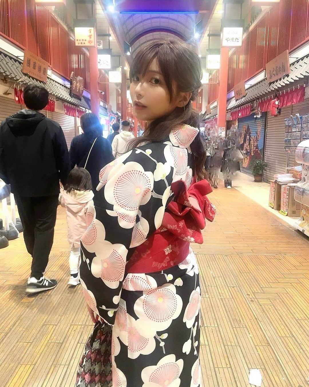 西谷麻糸呂さんのインスタグラム写真 - (西谷麻糸呂Instagram)「浅草で初めてのお着物👘⛩️  撮影がんばってきます😌🙌」11月23日 21時07分 - mashiron21