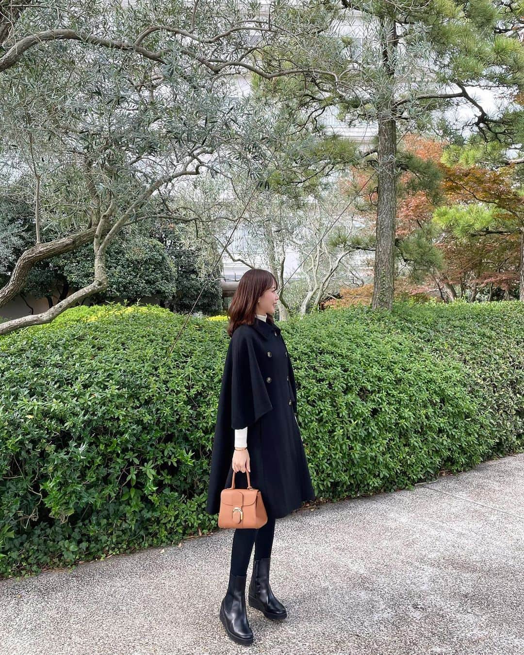 のインスタグラム：「家族旅行で三重に 🚅🍂✨ 晴れてよかった〜♡」