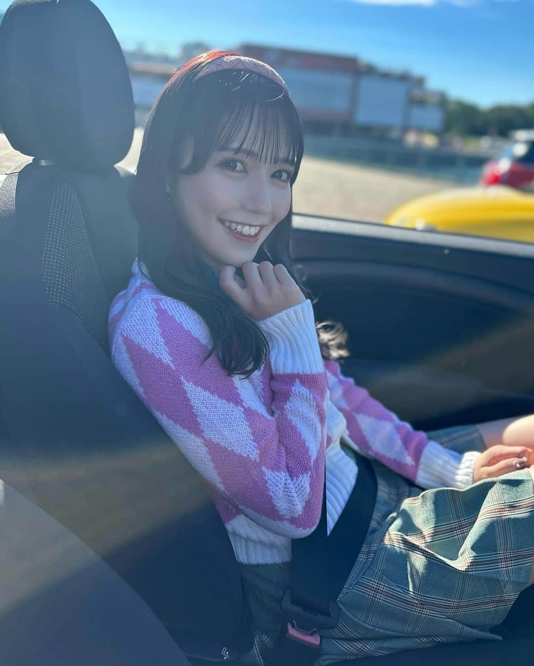 諸橋沙夏さんのインスタグラム写真 - (諸橋沙夏Instagram)「🚗💭 ⁡ ⁡ 15th singleカップリング曲 『ドライブ　デート　都内』のMVが 公開されました🚙❣️ ⁡ イコラブ入って初期の頃から言ってるんだけど 運転免許そろそろとりたいです。  #イコラブ ⁡  ⁡」11月23日 22時00分 - morohashi_sana