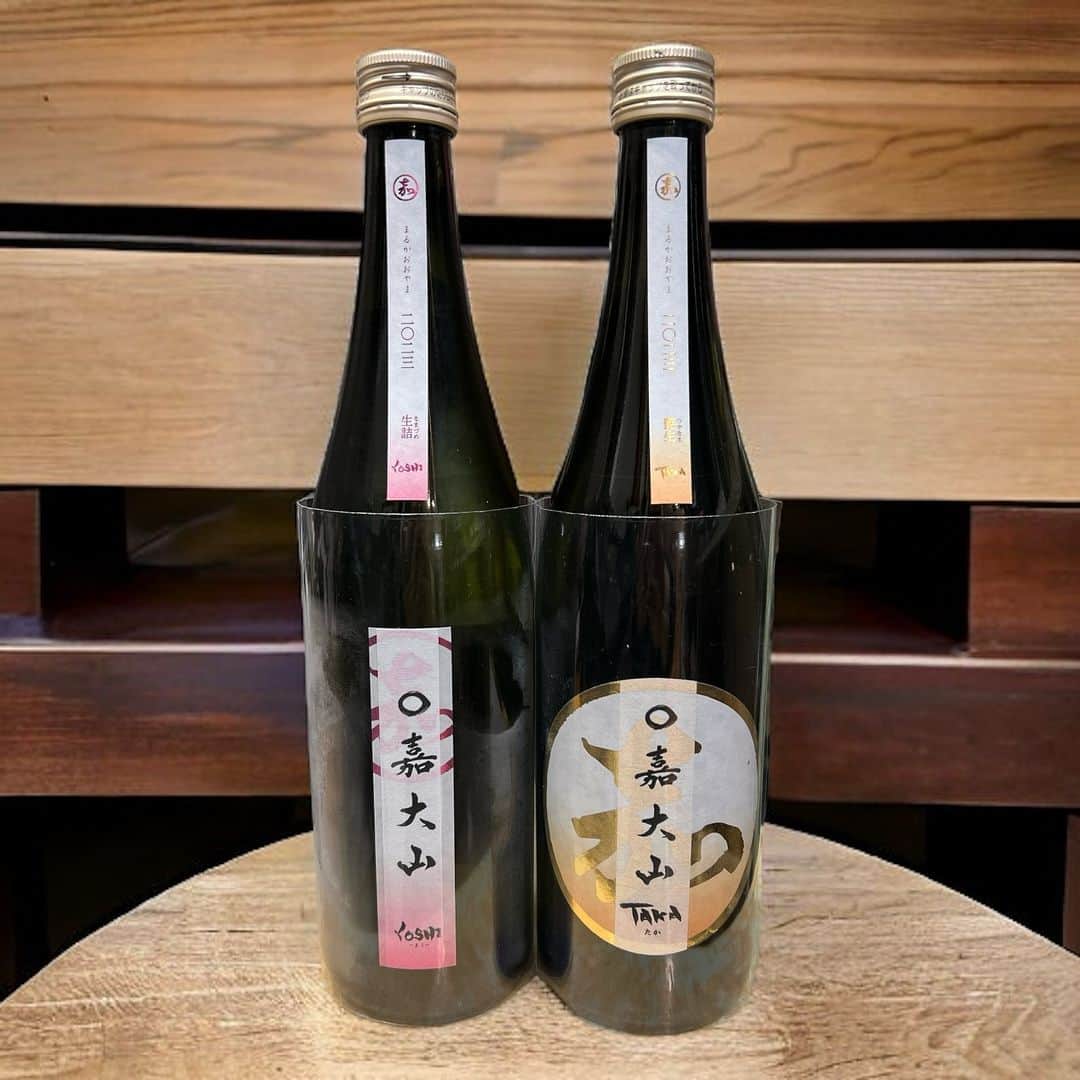 柳家三之助のインスタグラム：「お客様からお酒を頂く。呑んだことがない蔵な上に火入れと生を試せるのがとてもわくわくします。」