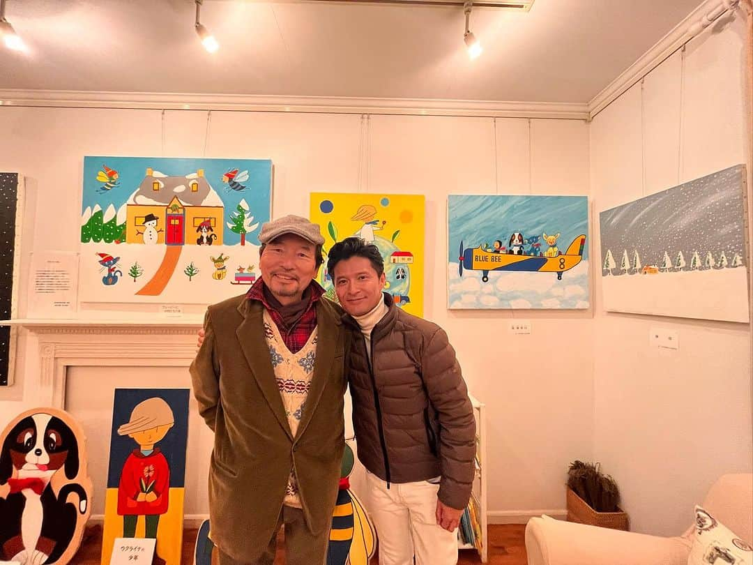 橋本昌彦さんのインスタグラム写真 - (橋本昌彦Instagram)「葉山館長と幸せなひと時  未来のことを思い みんなの生き方、あり方について考え抜いて実行し続けている大好きな葉山館長😌  詩画集「おたんじょう　おめでとう」いまでも置いてくださっています😌🙏愛を感じます  11月26日はうきは市にて LIFE®︎いのち上映＆コンサート  💫おたんじょう　おめでとうは こちらでお買い求め頂けます https://feelandsense.stores.jp  #葉祥明 #葉山祥鼎  #阿蘇  ＃葉祥明阿蘇美術館 #熊本  #art」11月23日 21時13分 - masahikohashimoto