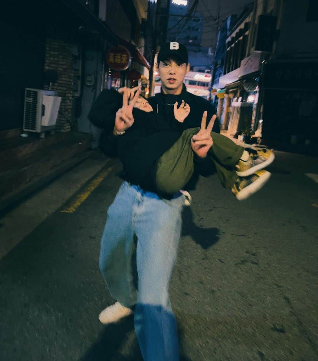 ソン・ウォンソクのインスタグラム：「달리기 참 좋아해....🏃」