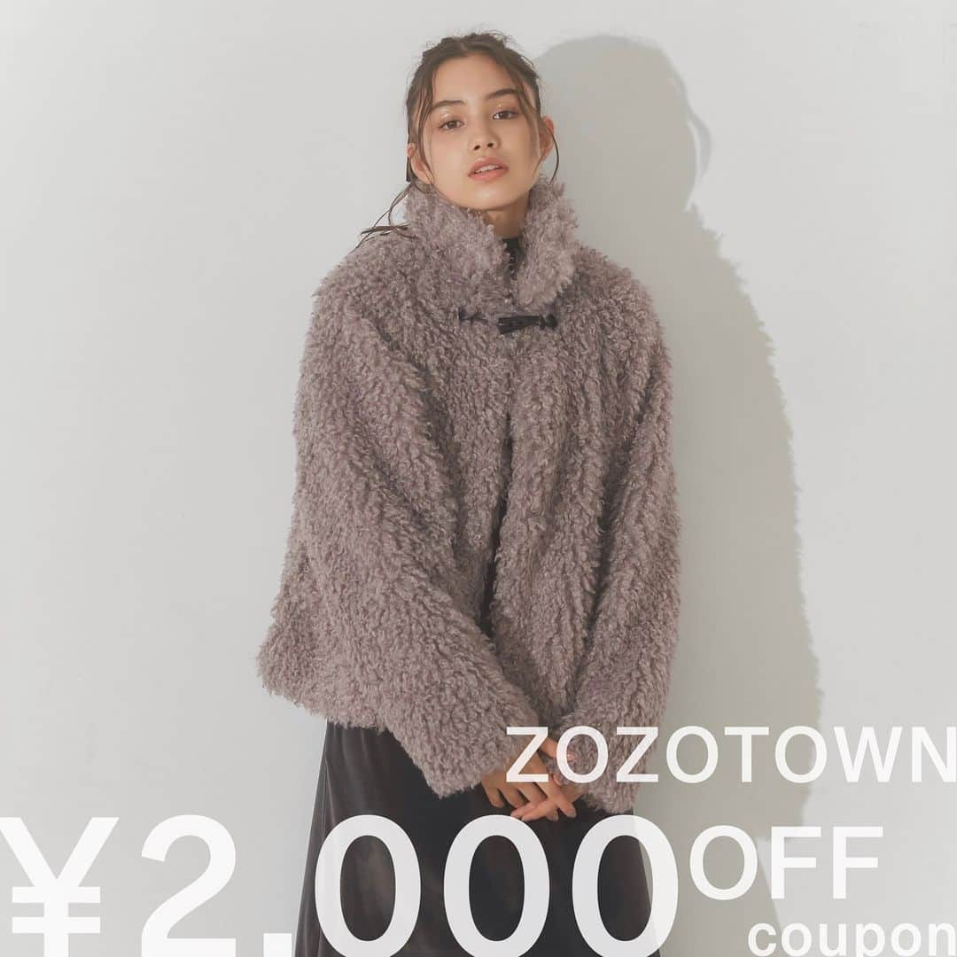 merry jennyのインスタグラム：「【ZOZOTOWN ¥2,000OFF COUPON】 ㅤㅤㅤㅤㅤㅤㅤㅤㅤㅤㅤㅤㅤ  11/23(thu) 24時間限定 ¥2,000OFF クーポン発行中！ ㅤㅤㅤㅤㅤㅤㅤㅤㅤㅤㅤㅤㅤ 新作・予約itemもおトクに…♡ ㅤㅤㅤㅤㅤㅤㅤㅤㅤㅤㅤㅤㅤ ストーリーから⇨ @merryjenny_instagram  ぜひcheckして下さいね♡  〇 poodle collar fakefur coat col : ivory / lavender / brown ¥ 16,500 → ¥ 14,500 (tax in)ㅤㅤㅤㅤㅤㅤㅤㅤㅤㅤㅤㅤ ※web先行販売    #merryjenny#メリージェニー #2023aw #autumn #dreamwell #ZOZOTOWN #salesalesale」