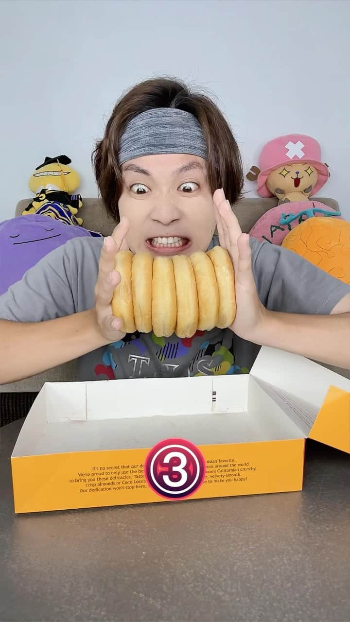 そこらへん元気のインスタグラム：「Macho Donut Challenge💪🏻🍩 Kalian bisa??😂  #machodonut #machodonutchallenge #genkibanget #japanese #viralindonesia」