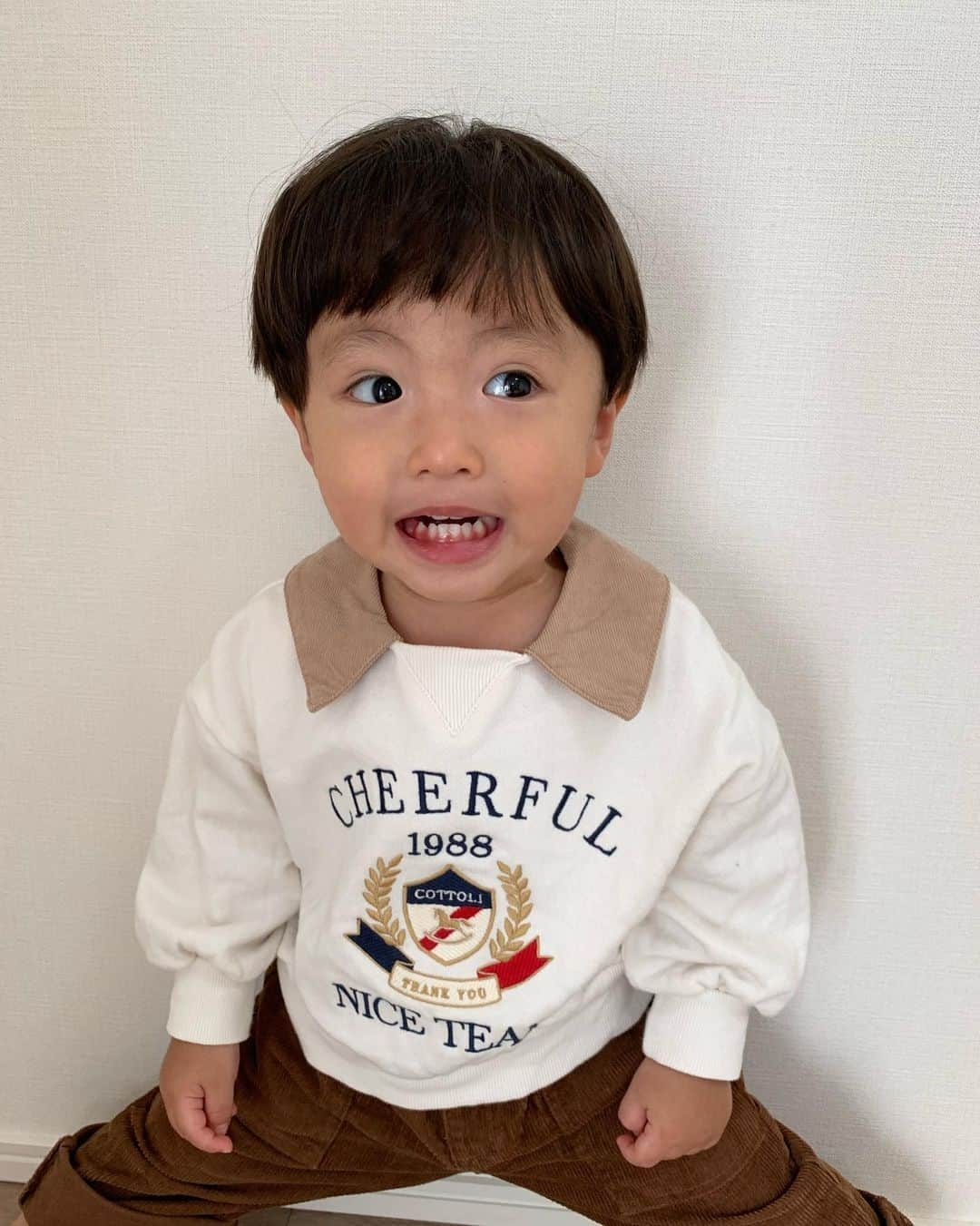 satomiのインスタグラム：「🧸🤎🤎  毎日いろんなお顔を見せてくれます🤭  もう2歳まで1ヶ月切ってる〜！ 早いな😭❤️❤️  all #バースデイ tops #cottoli pants #teteatete   #1歳11ヶ月 #生後23ヶ月 #令和3年ベビー  #淡色コーデ #プチプラコーデ #スウェット #スウェットコーデ #コーデュロイ #コーデュロイパンツ」