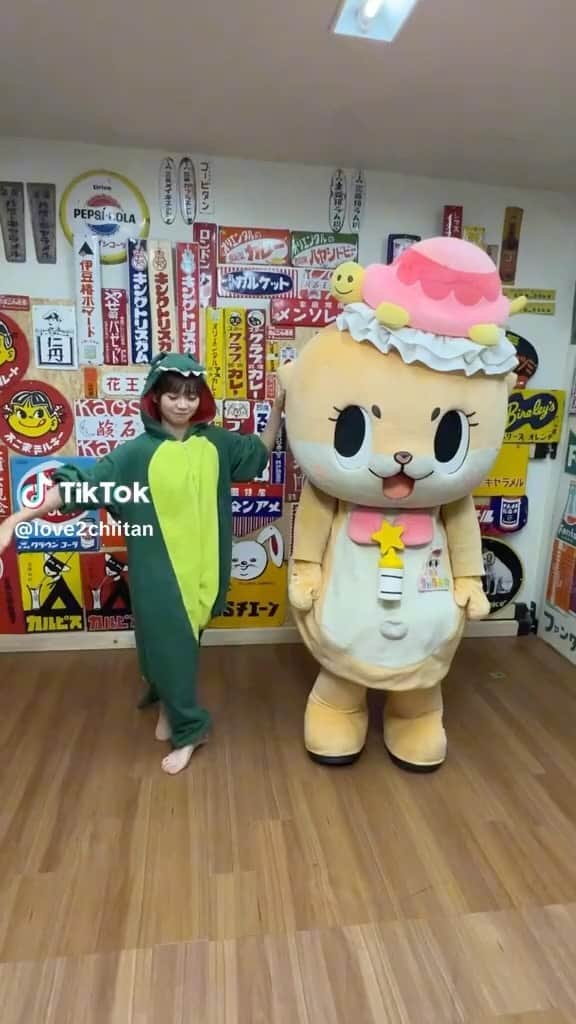 ちぃたん☆のインスタグラム：「あたろーちゃんにバレリーナの極意を教えて貰いましたっ☆ちぃたん☆ですっ☆ #リール #チャレンジ #ダンス」