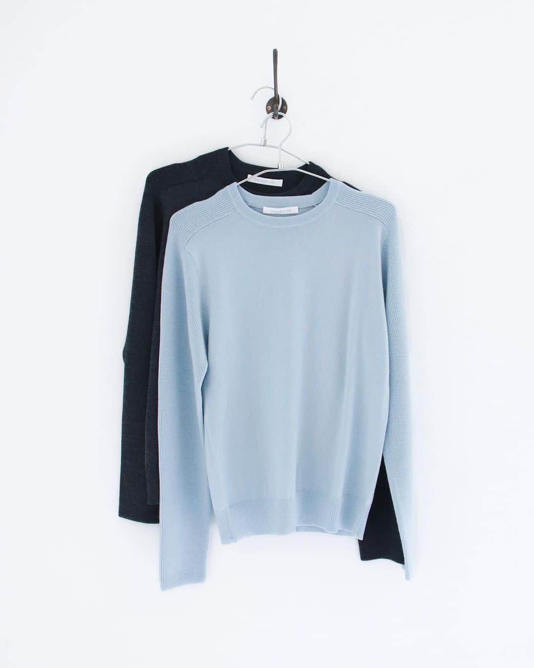 GALERIE VIEのインスタグラム：「. ⁡ ⁡ Now in stock. ⁡ ⁡ Crew Neck Knit / GALERIE VIE 23-02-34-02202 ¥26,400 ⁡ Turtle Neck Knit / GALERIE VIE 23-02-34-02201 ¥27,500 ⁡ ⁡ #galerievie #ギャルリーヴィー  #tomorrowland #トゥモローランド #tomorrowland_jp  #fall #winter #knit」