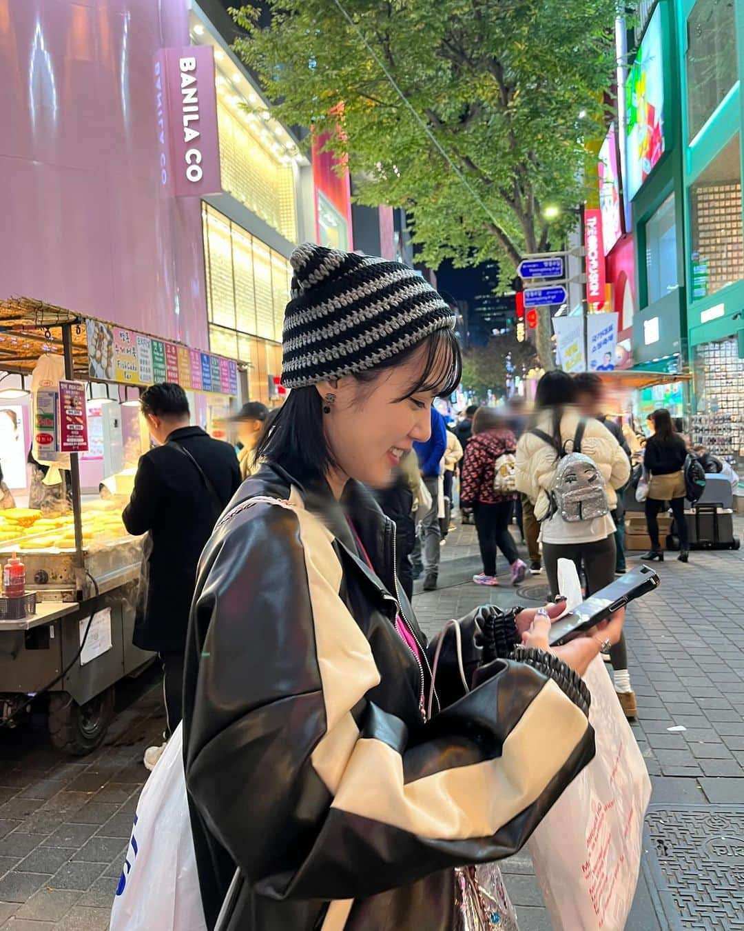 森戸知沙希さんのインスタグラム写真 - (森戸知沙希Instagram)「韓国旅行してきた🇰🇷 　 　  この前、実は1回も行ったことなくて、ずっと行きたかった韓国にまいちゃんと行ってきました！ 　 　  思い出数えきれないくらいできてありえないくらい楽しかった^ ^笑 　 　 　 　 一緒に行ってくれてありがと！！ 　 　 #韓国 #韓国旅行 #korea #trip #travel #チョコミントだらけ #チョコミン党 #ひたすらチョコミントに反応してた #あとずっと買い物してた #買ってすぐ使った」11月23日 21時44分 - chisaki__morito.official