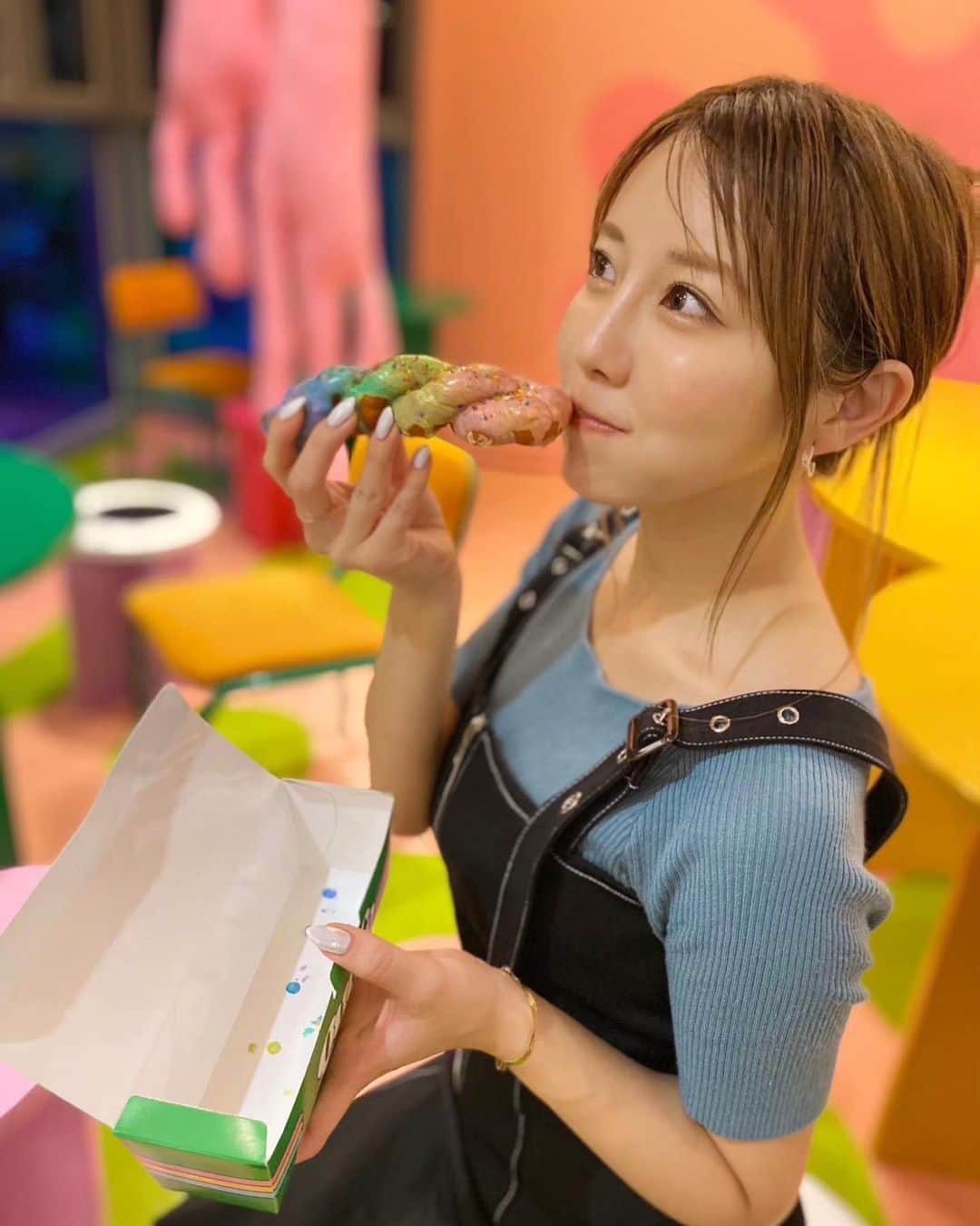 LUNAさんのインスタグラム写真 - (LUNAInstagram)「真夏のときの、、、 汗すごくてオデコに髪の毛へばりついてる、、、  めっちゃオフ感満載の写真。  Good night🌈🥖」11月23日 21時38分 - luna_chu_z