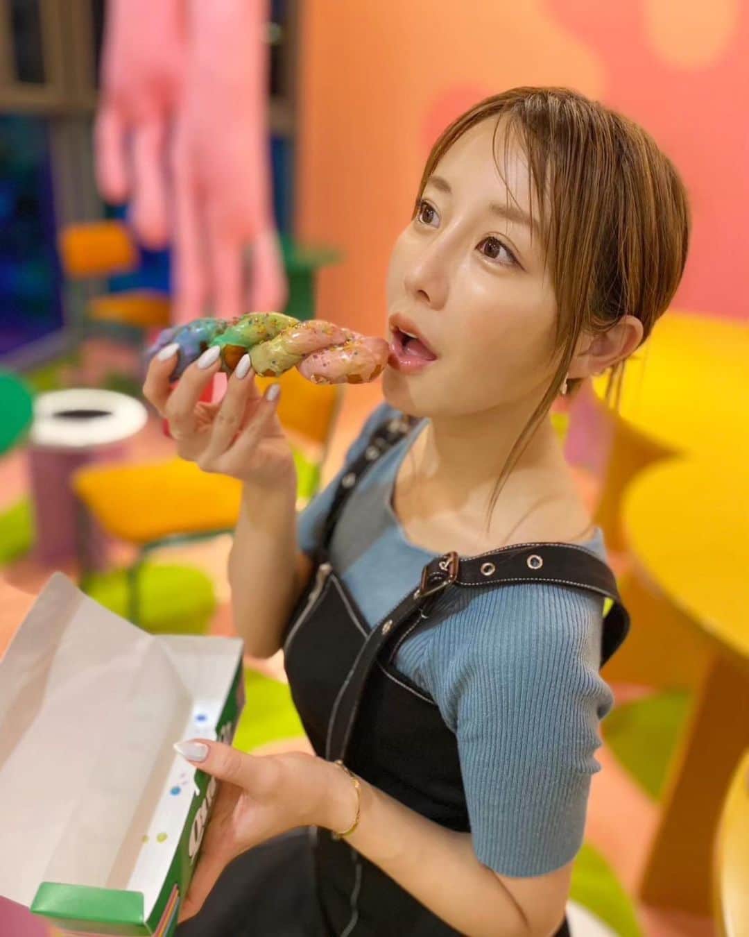 LUNAさんのインスタグラム写真 - (LUNAInstagram)「真夏のときの、、、 汗すごくてオデコに髪の毛へばりついてる、、、  めっちゃオフ感満載の写真。  Good night🌈🥖」11月23日 21時38分 - luna_chu_z