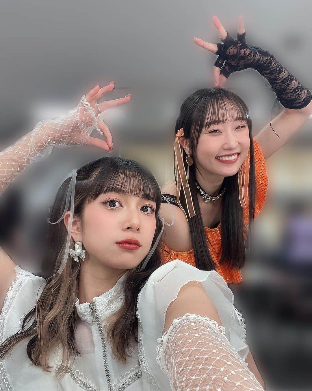 井上玲音のインスタグラム：「・ ・ フルーツジュース🔖 .·  #FRUITSZIPPER #juicejuice #井上玲音」