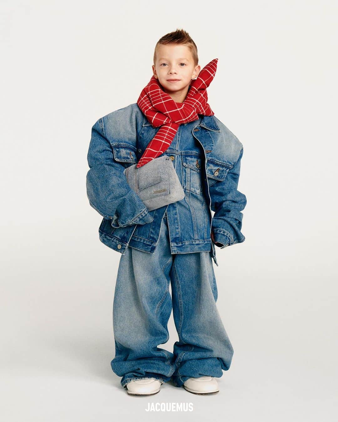 ジャックムスのインスタグラム：「“MINI ME” BY JACQUEMUS THE FIRST KIDS COLLECTION NOW AVAILABLE  JACQUEMUS.com」