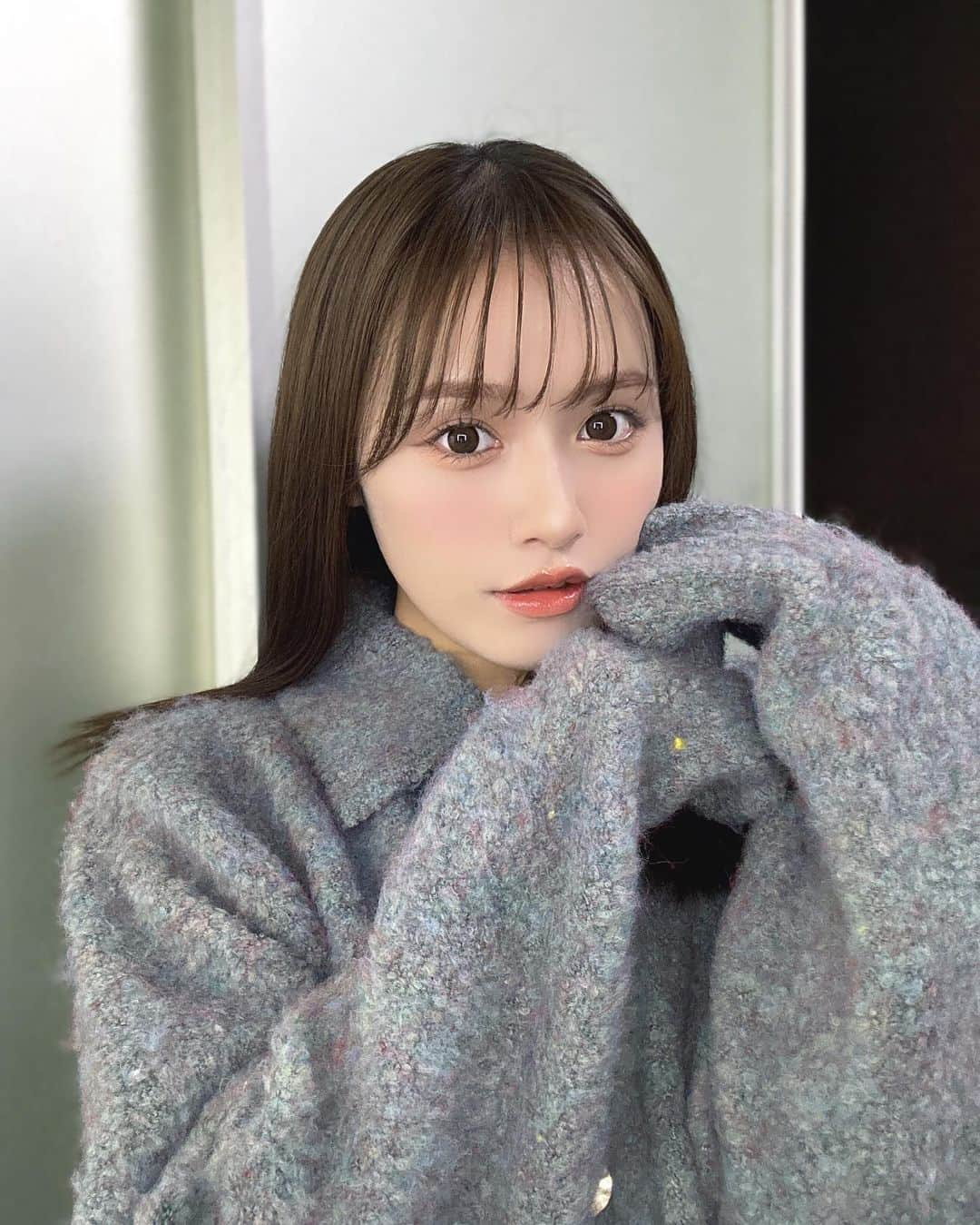 舞石まことさんのインスタグラム写真 - (舞石まことInstagram)「もうあっという間に寒くなったね、、⛄️  ニットが着れる季節嬉しい🥹🤍」11月23日 21時45分 - makotomaishi