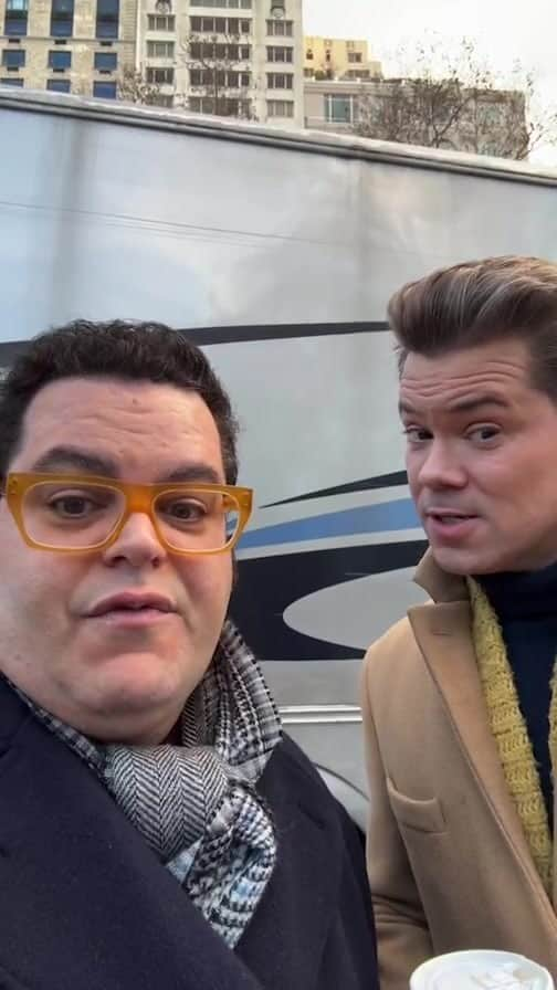 ジョシュ・ギャッドのインスタグラム：「Getting ready to watch balloons on live television with Andrew Rannells.」