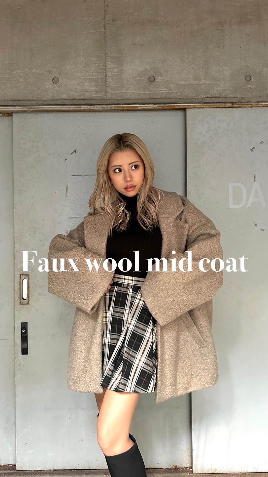 EGOIST STAFFのインスタグラム：「𝑭𝒂𝒖𝒙 𝒘𝒐𝒐𝒍 𝒎𝒊𝒅 𝒄𝒐𝒂𝒕 🧥  ✔︎ #フェイクウールミドルコート (BLACK / BROWN) size：FREE ¥10,990 tax in  ╭━━━━━━━━━━━━━━╮ 画像をtapして商品ページ、または TOP @egoist_snap のURLより 是非CHECKしてみて下さい✨ ╰━━━━━━━━━━━━━━╯  #egoistsnap #egoist #エゴイスト」