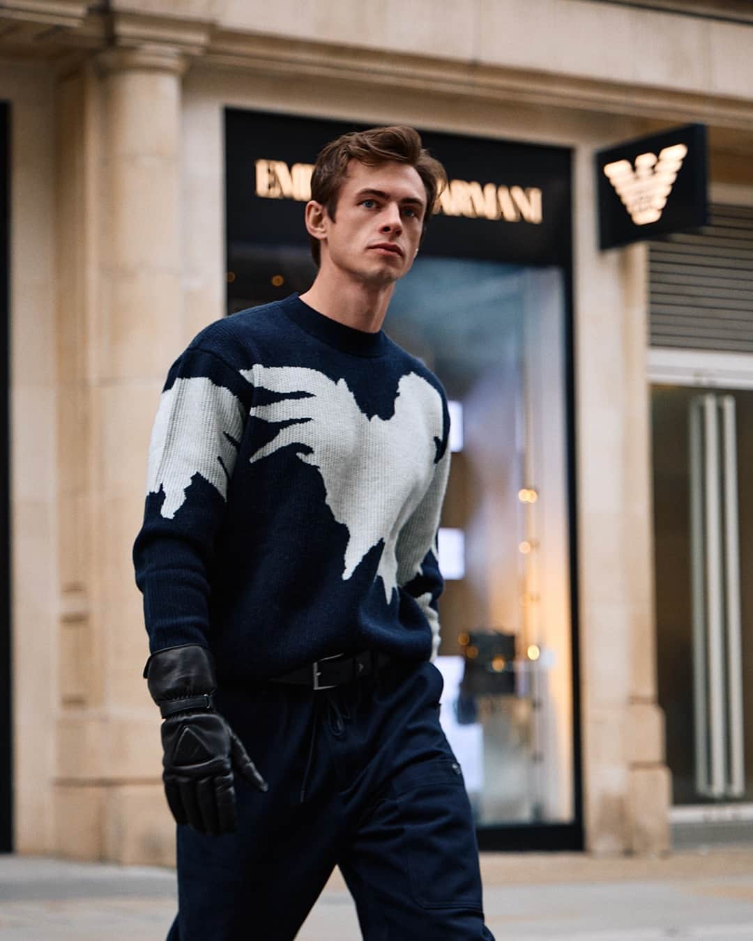 Armani Officialのインスタグラム：「A rendez vous with Ben Radcliffe.⁣ Wandering around London in style.⁣ ⁣ @ben_radcliffe」