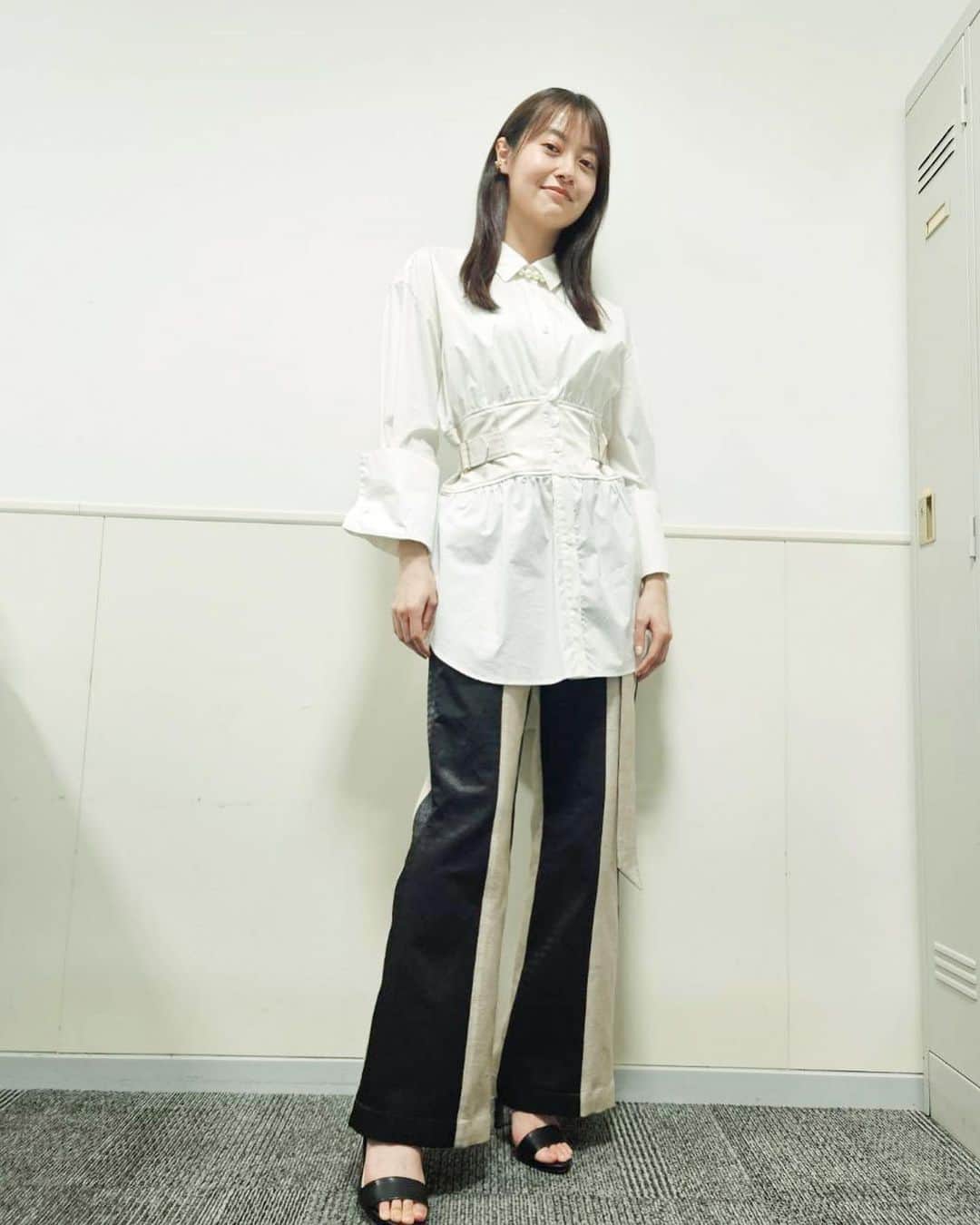 田辺桃子さんのインスタグラム写真 - (田辺桃子Instagram)「昨日の、上田と女が吠える夜 ご覧くださった方ありがとうございました☺︎  ⁡話すの得意じゃないけど共演者のみなさんに優しく輪に入れていただき、お陰様で表情筋が痛くなるほど笑わせてもらいました😂 ⁡ そして今夜22時から いちばんすきな花 第7話  えーー椿さんお家手放すんですか?! 、、 ついつい、いち視聴者で台本を読んでしまう ⁡そして7話では峰子の本音も🫣 ⁡ やばもう始まった！ぜひご覧くださいー！ ⁡ ⁡ #pr」11月23日 22時05分 - momoko__tanabe