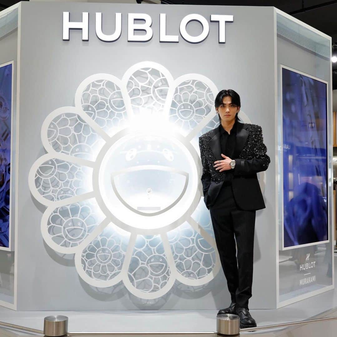 大平修蔵さんのインスタグラム写真 - (大平修蔵Instagram)「「HUBLOT LOVES ART」 @hublot @hublot_japan #pr #hublot #ウブロ   タカシムラカミさんのアートと融合した特別な空間にお邪魔しました。  HUBLOTを代表するタイムピースとの時間を楽しみました💎  タカシムラカミさんとHUBLOT の 唯一無二の世界観がとても素敵なので みなさんも是非行ってみてください🙏  伊勢丹新宿店 本館1階 ザ・ステージで開催中です！  H&M: @nobusawahitoshi   Thank you🎥: @unknownknowns.jp」11月23日 22時05分 - shuzo___3120