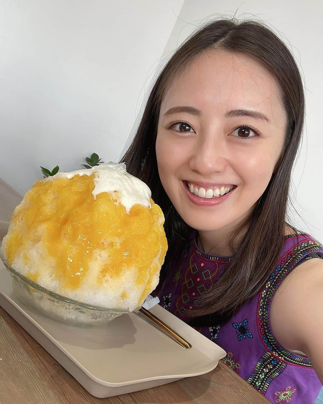 沢井美優のインスタグラム：「おやすゆなさい🌙いい夢を🤍  #沢井はかき氷です #🍧  #かき氷 #かき氷大好き  #かき氷は人を幸せにする #🧡　 　 #笑顔溢れる毎日を  #明日もきっと素敵な一日 #🍀」