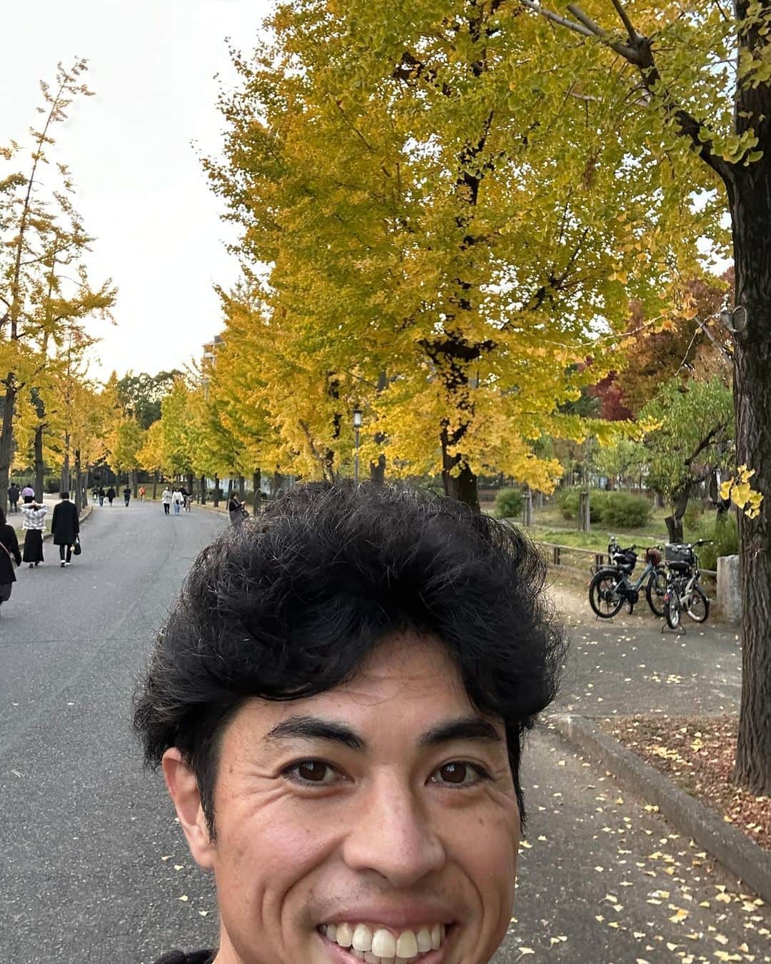 小島よしおのインスタグラム：「30kmロングラン。　 ラン前はちゃんと糖質栄養補給をしてないと終わったあとなかなか復活しないという事がわかりました🤣　くー！」