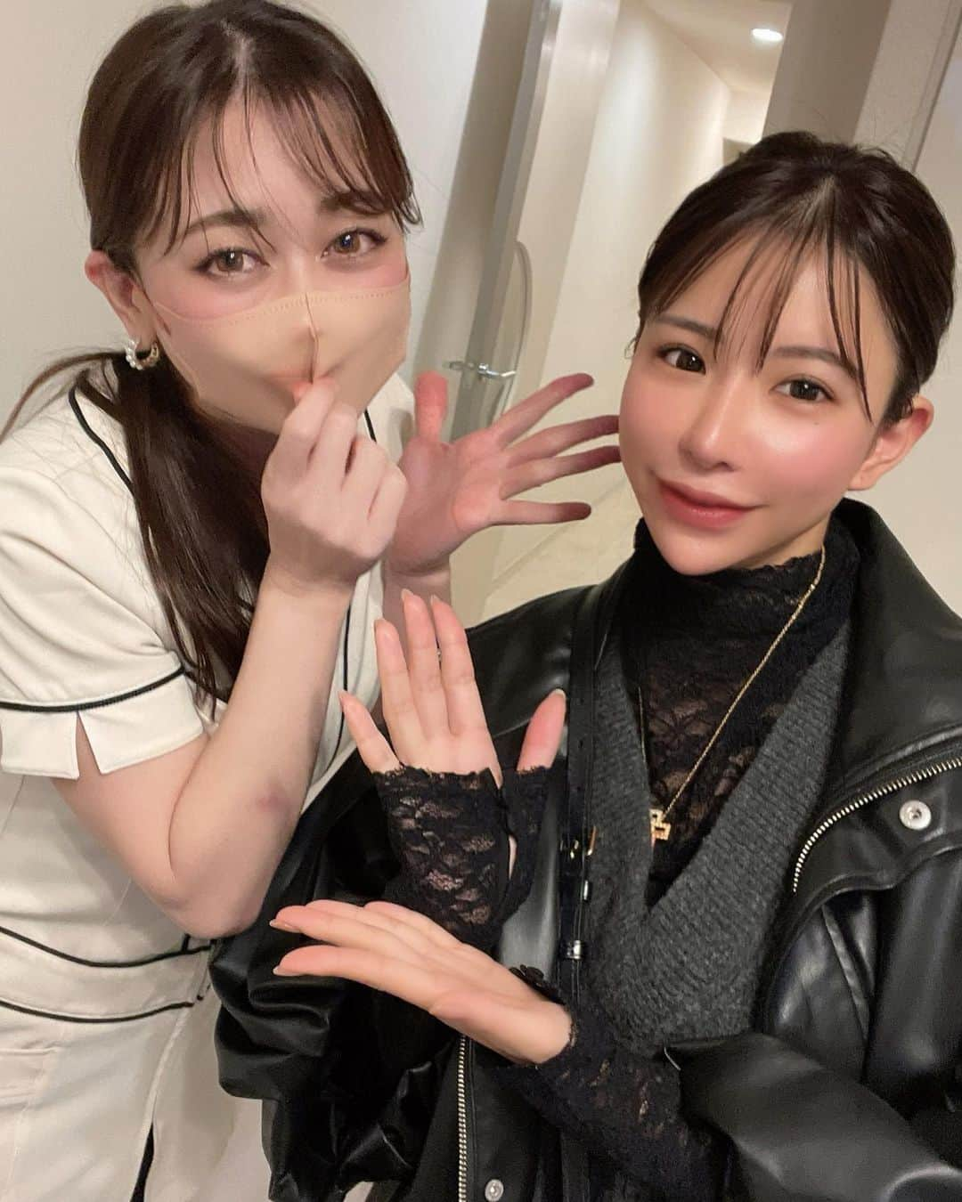 ちゃんうささんのインスタグラム写真 - (ちゃんうさInstagram)「@s.beauty.salon701  新町にあるエスドットビューティーサロンさん💆すっごい流れてむくみも凝りもすっきり！ ありがとうございます🌈  @sakie110  そして、さきえさん面白くて話しすぎてしまう笑  #新町サロン #大阪 #新町 #おしゃれ #むくみ #美肌 #美白 #凝り性 #リンパマッサージ #ヘッドスパ #ドライヘッドスパ #スッキリ #ちゃんうさ #ミナミ #難波 #心斎橋 #ミナミバー #チャンピヨン」11月23日 22時20分 - chanusa0927