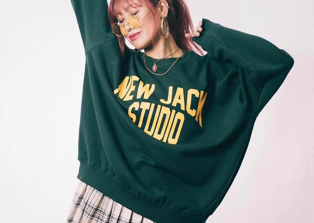 片桐舞子さんのインスタグラム写真 - (片桐舞子Instagram)「11/25 asiaで販売スタートする子達どーぞ🩵 着用写真（縦のやつ）はストーリーに載せるね🦩  先行物販が13時〜14時半にあるので、事前の購入がオススメです🫶🏼  📢Information  MAY’S LIVE 2023 -Unlocking-  会場：Shibuya club asia 日程：2023/11/25(土) 時間：15:00 OPEN / 15:45 START ◾️席種・料金　スタンディング：¥4,800 🎫チケット発売中‼︎  ＜グッズ先行販売について＞ 先行販売時間：13時〜14時30分 販売場所：会場前  ＜当選者限定特典会について＞  ■参加方法 会場での物販購入5,000円以上で特典会参加券の当たるくじ引きにチャレンジすることができます。 当選の方はライブ終演後に特典会へご参加ください。 ※チェキ撮影券の金額は上記購入額に含まれません  ■特典会内容 お客様のスマホで写真撮影&お好きな物１箇所へ直筆サイン」11月23日 22時20分 - mays_maiko