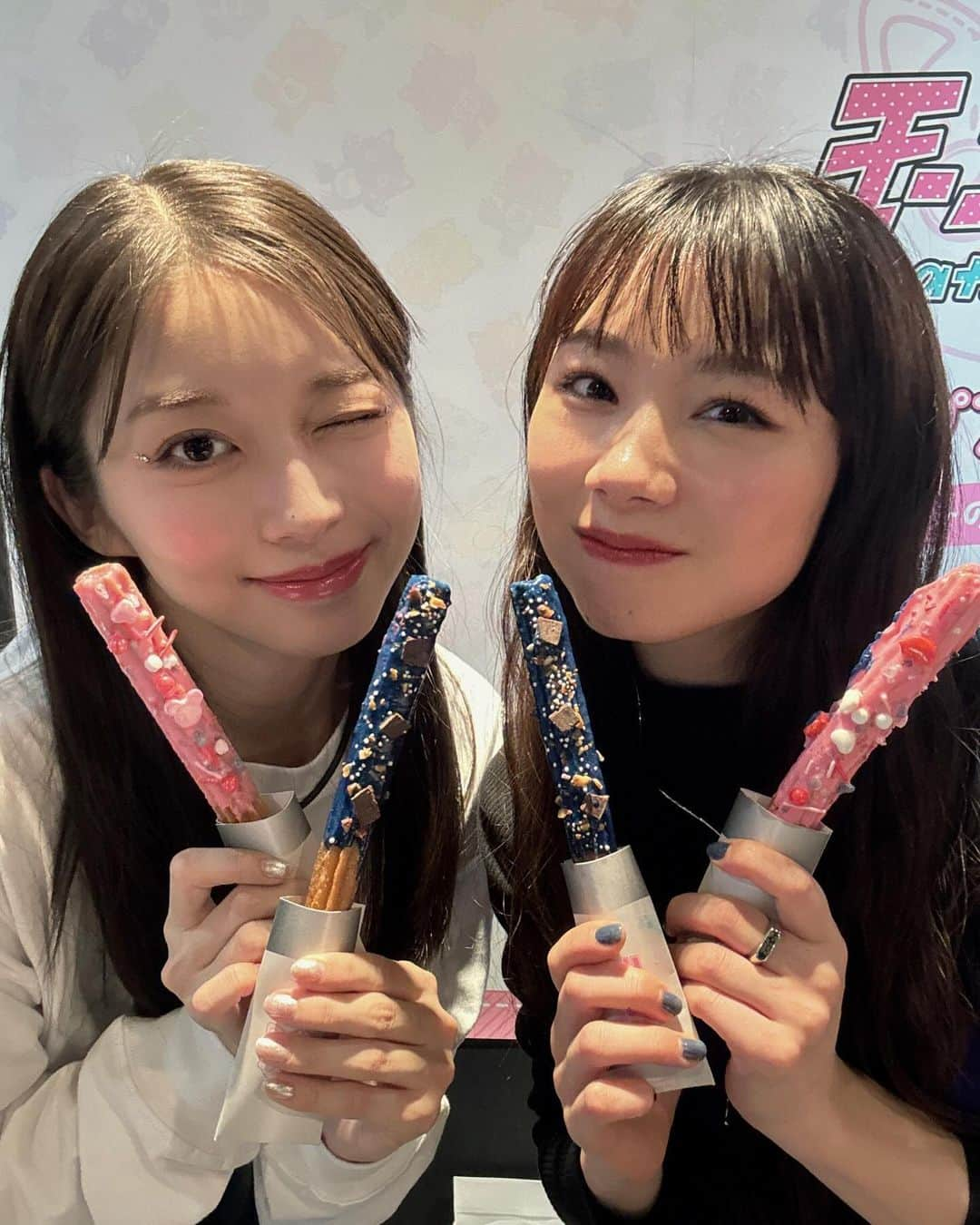 石田亜佑美さんのインスタグラム写真 - (石田亜佑美Instagram)「💙     がおっきーカフェ、 全20日間 ご来店ありがとうございました！   メンバーの手書きパネル、 私のパネルで狙ってた撮り方はこれでした🤭 来てからのお楽しみゾーンだったので、 開催が終わった今発表してみちゃったけど、 みんな上手く撮れたかなぁ〜     がおっきー、カフェ開催ありがとう🩷 おつかれさまでした🩷   #がおっきーカフェ #がおっきーのスイーツパーティ  #DANCEMACHINE #キレキレッ  #モーニング娘23 #morningmusume23 #石田亜佑美  #がおっきー」11月23日 22時23分 - ayumi_ishida.official