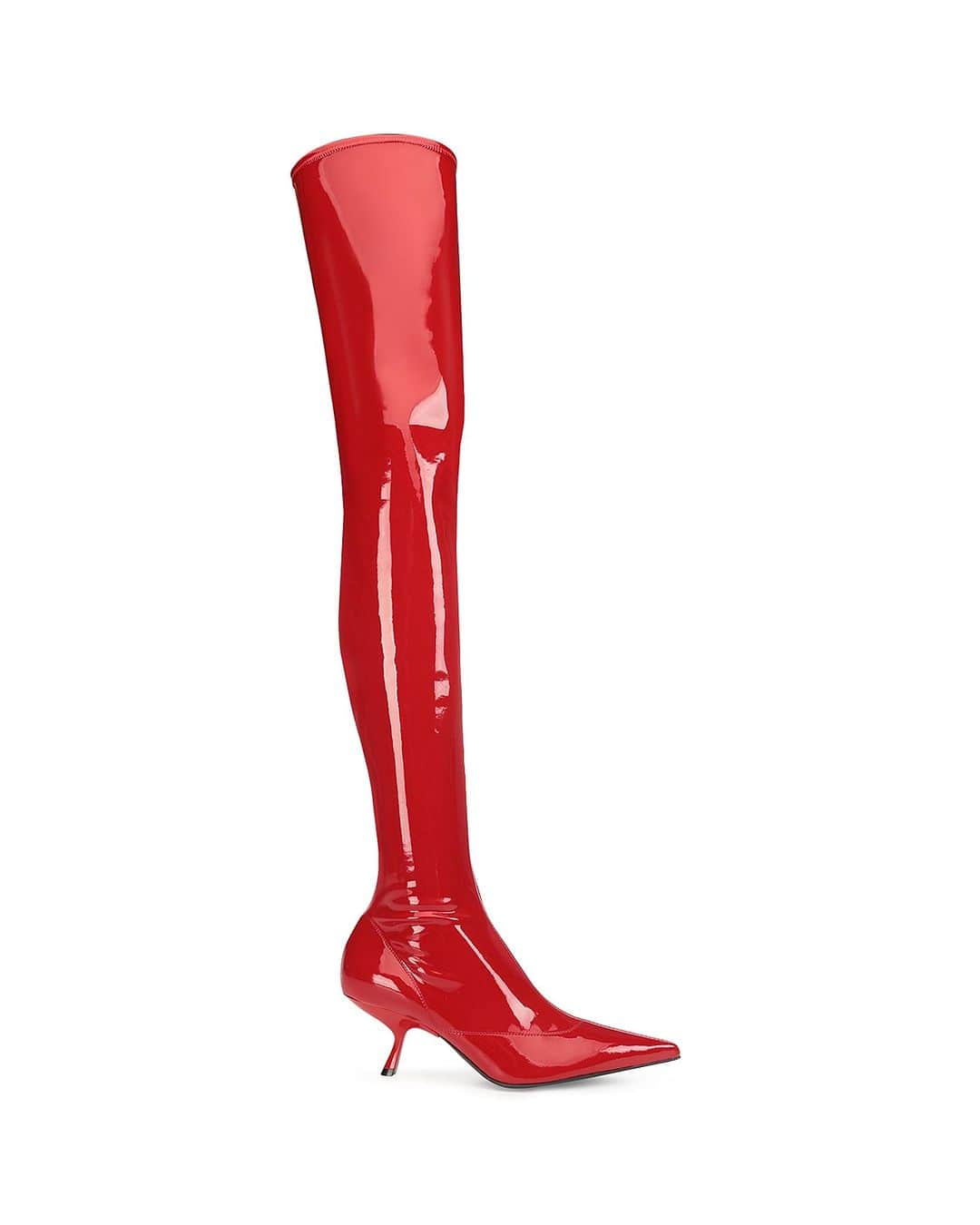 Sergio Rossiさんのインスタグラム写真 - (Sergio RossiInstagram)「Featuring a striking profile, the #srMaike over-the-knee boot showcases an elegant geometric heel and a pointed toe, all cloaked in an audacious red stretch latex. An unconventional and personality-infused twist for the modern woman seeking a bold and adventurous style. #SergioRossi」11月23日 22時30分 - sergiorossi