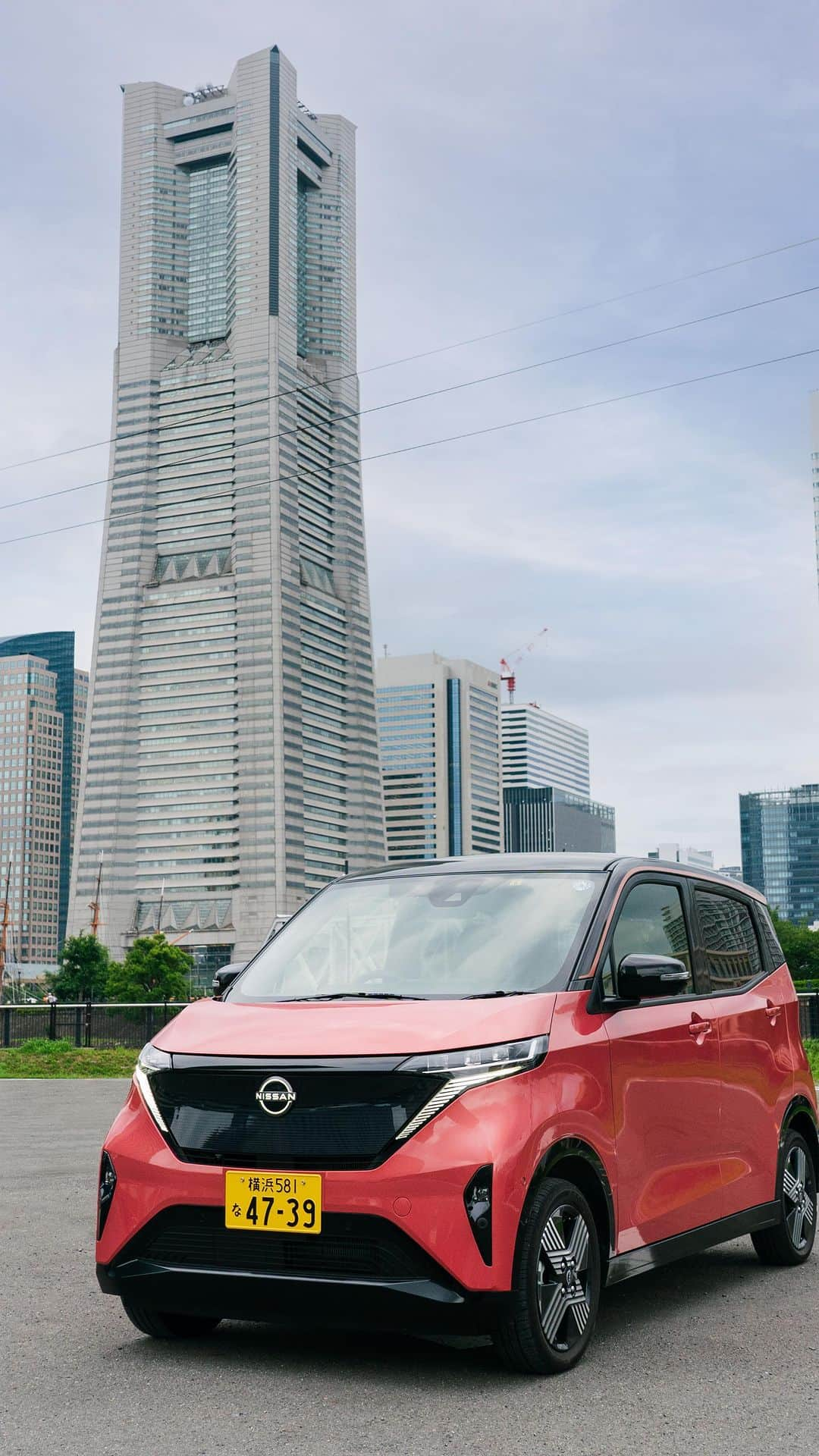 Nissanのインスタグラム：「Throwback to the unveiling of an electric icon: the Nissan Sakura 🌸   #Nissan #NissanSakura #TBT #EV #ElectricVehicle #Electric #Japan #Japanese #Sakura #SakuraFlower #SakuraFlowers」