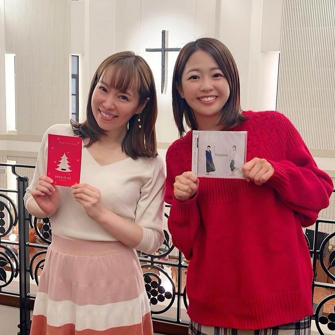 渕上沙紀のインスタグラム：「メビウスのLIVE『Christmasの贈り物』に岸さんと行ってきました🎄 教会に響き渡る2人の声に痺れました✨  一足早いクリスマスプレゼントに感動！！  明日もごぜん様さま楽しむぞ〜😊✨✨」