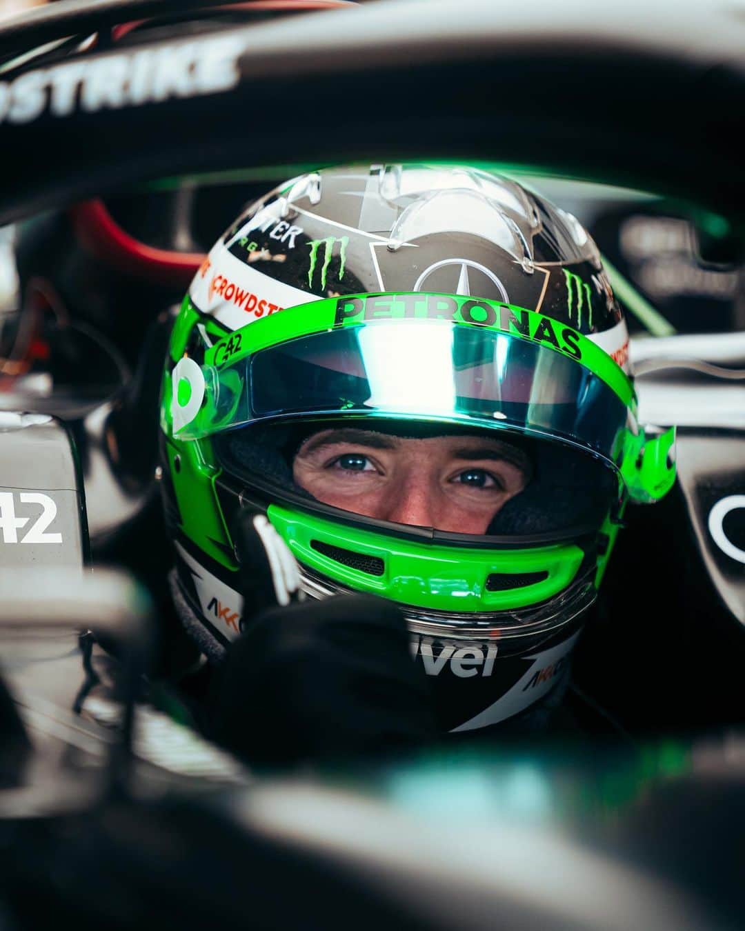 MERCEDES AMG PETRONASのインスタグラム：「Fred's all-set for FP1 on Friday 🖤💚👌」
