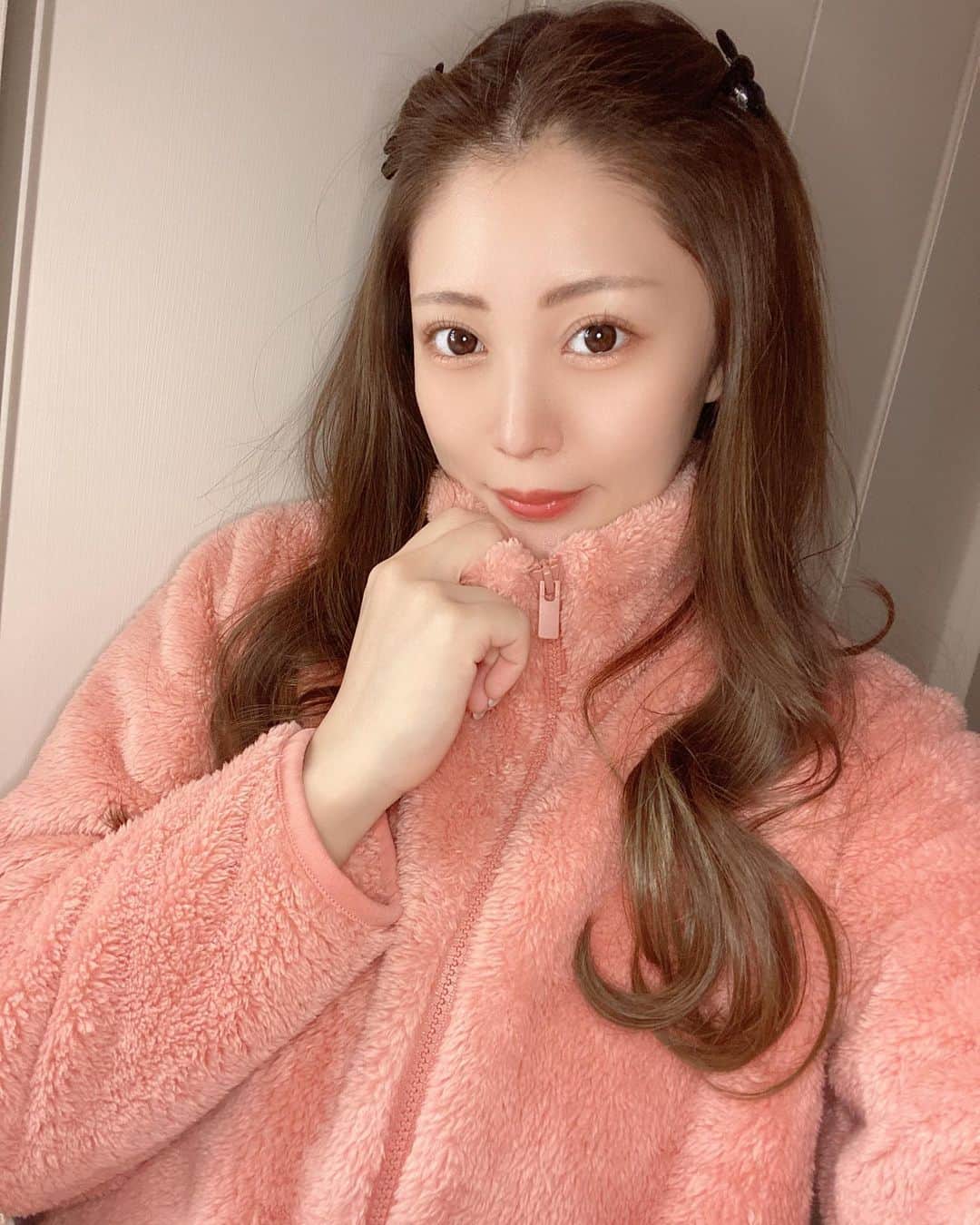 佐藤花×最上一花のインスタグラム：「ファンからの愛着てる  #ユニクロ #ユニクロコーデ」