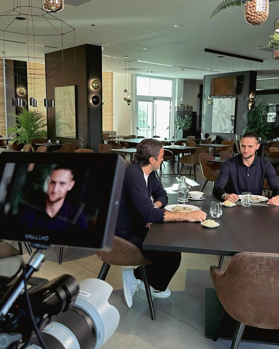 アレッサンドロ・マトリさんのインスタグラム写真 - (アレッサンドロ・マトリInstagram)「Fuori ora su @dazn_it ‘’Riservato”, l’intervista completa ad @adrienrabiot_25  Grazie Adrien per la disponibilità e per la bella chiacchierata! 🎤⚽️」11月23日 22時58分 - alessandro_matri_32