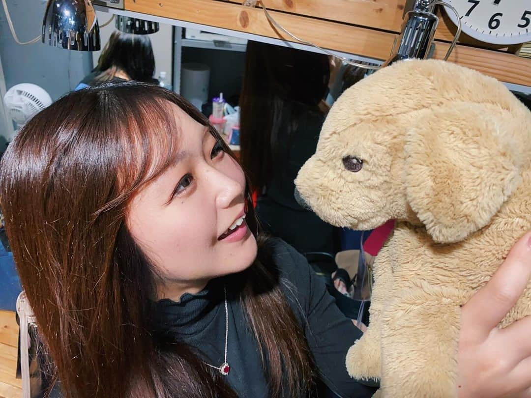 藤田早希のインスタグラム：「ちゃんす犬久しぶりだな🐶💓 カラコン最近もっぱらモラク。 奥目に合うカラコン探している。 初恋村ありがとうございました☺️ オモロゲームのかんちゃんの世界観に 脱帽した。いや企画力えぐすぎる。. . . .  #初恋村 #ライブ #リモート配信 #リモート配信ライブ #初恋タロー 様 #コントしちゃらんね . . .」