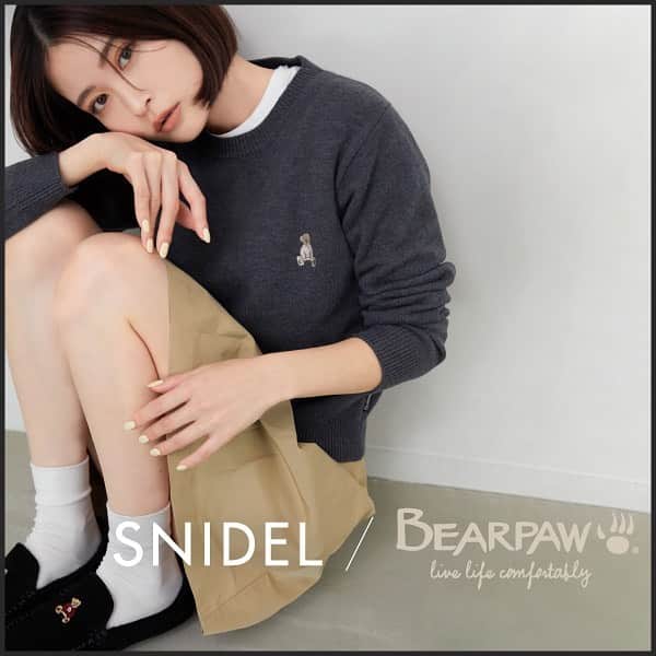 のインスタグラム：「.  SNIDEL/BEARPAW 愛らしいベアが冬のSNIDELに登場  アメリカ発のブーツブランドBEARPAWと SNIDELの初となるコラボレーション。  中でもアパレルでのコラボレーションはSNIDELが日本発  11.24(Fri)12:00~ Coming soon...  #23WinterSNIDEL #SNIDEL#スナイデル#winter @marshmallow_presscat @snidel_home_official @snidelbeauty @usagionline」