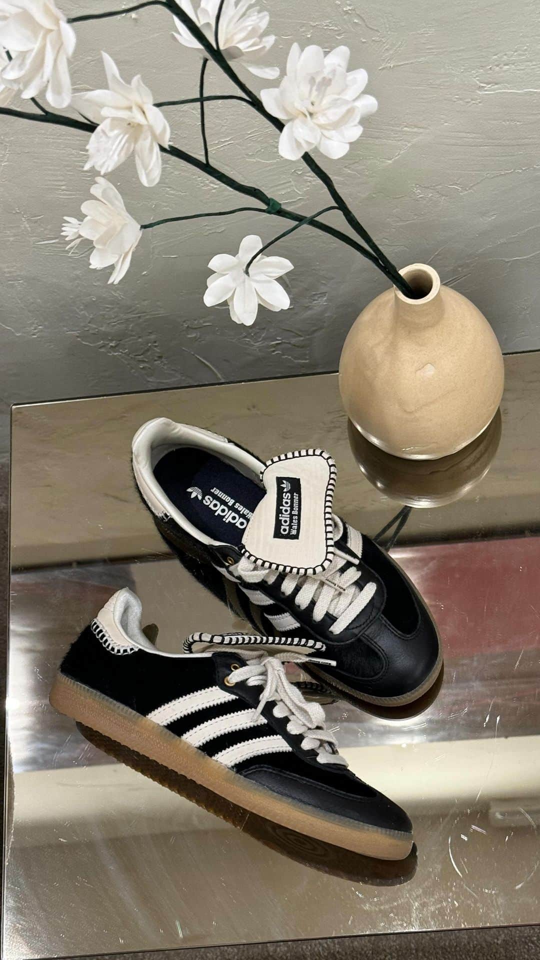 ガラ・ゴンザレスのインスタグラム：「#ASMR with my new #adidasxwalesbonner」