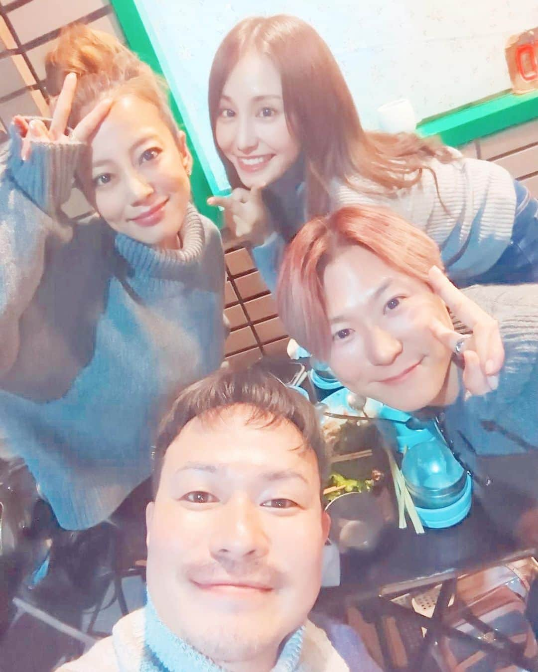 あびる優さんのインスタグラム写真 - (あびる優Instagram)「いつものメンバーで幸せ会🥰 いつもありがとうだよー🥹😘💜  #dinner#friends#friends#love#happy#大好き#愛してる#❤️」11月23日 23時29分 - yuabiru74