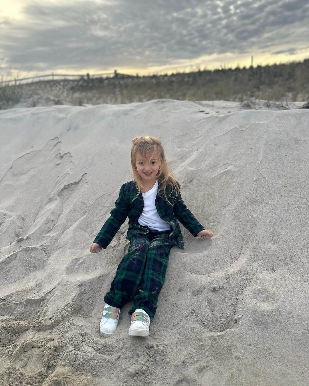 ジェイミー・レイさんのインスタグラム写真 - (ジェイミー・レイInstagram)「Happy Thanksgiving!! My heart is filled with gratitude. 🫶🏼   #family #mybabies #gratitude #blessings #lavalette #beachshoot #toddlerbelike」11月23日 23時21分 - jamieraelawrence