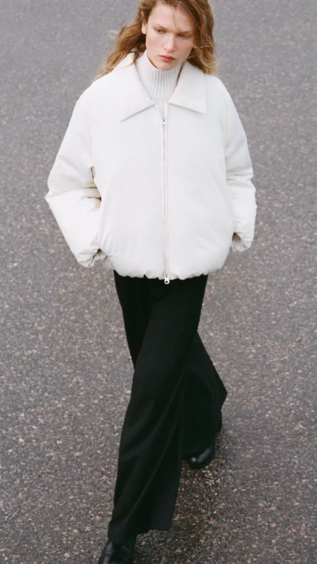 ARKETのインスタグラム：「This padded down jacket is designed with shirt collar. This style has a boxy silhouette with dropped shoulders. Styled with side seam pockets and a two-way Vislon® zip closure. Explore all of our seasonal outerwear: link in bio. - #ARKET」