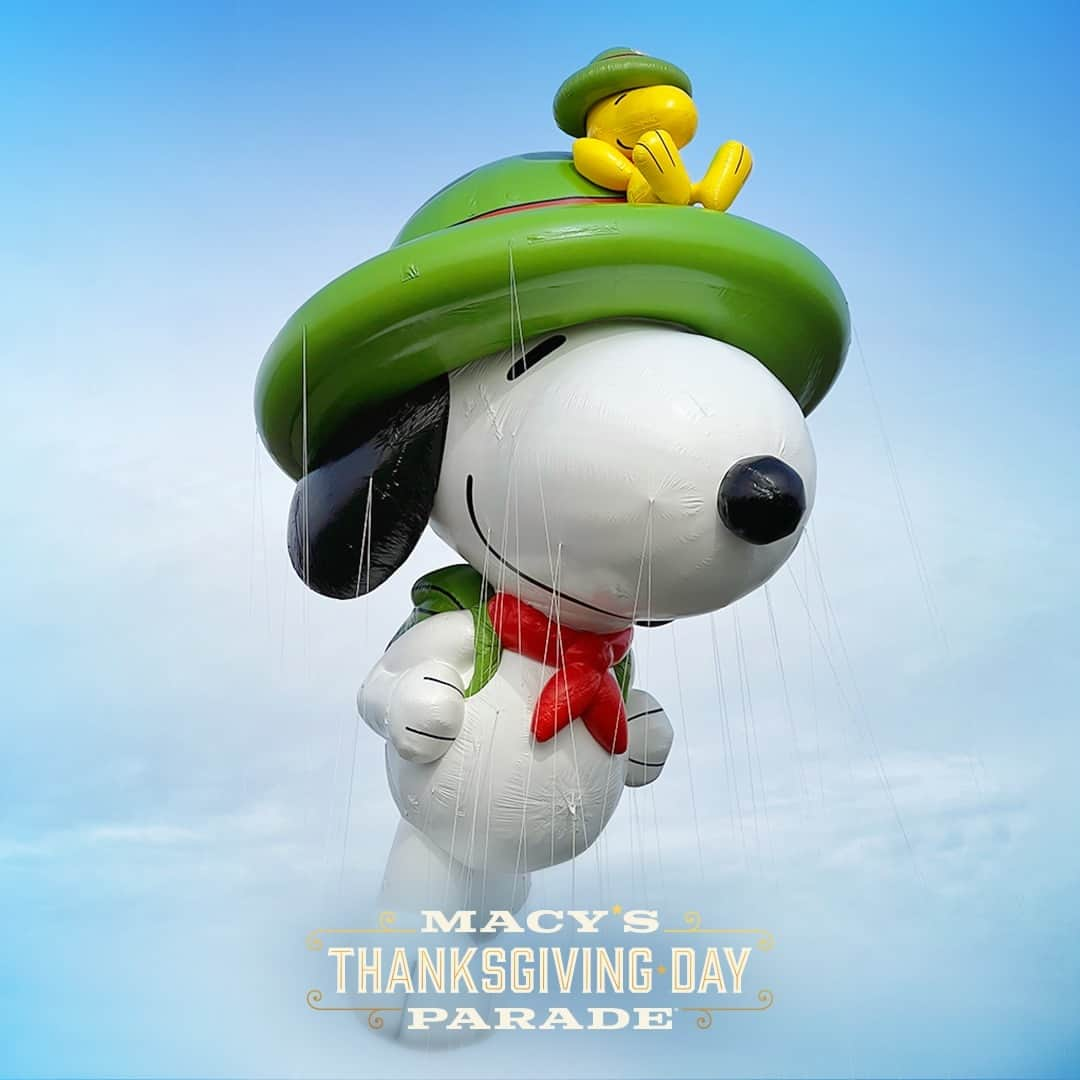 スヌーピーのインスタグラム：「Snoopy and Woodstock are ready for an outdoor adventure! This brand new #macysparade balloon celebrates the 50th Anniversary of the Beagle Scouts’ debut in the Peanuts comic strip. Happy Thanksgiving to all! @macys」