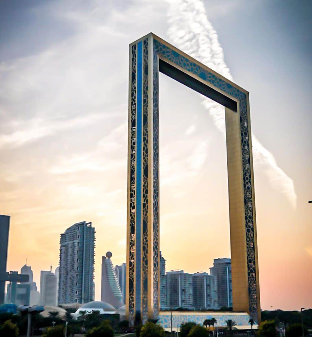 ディディ・グレゴリウスさんのインスタグラム写真 - (ディディ・グレゴリウスInstagram)「Dubai Frame time」11月23日 23時33分 - sirdidig18