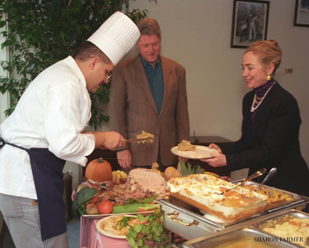 ヒラリー・クリントンさんのインスタグラム写真 - (ヒラリー・クリントンInstagram)「Wishing you and yours a happy and delicious Thanksgiving!」11月23日 23時35分 - hillaryclinton