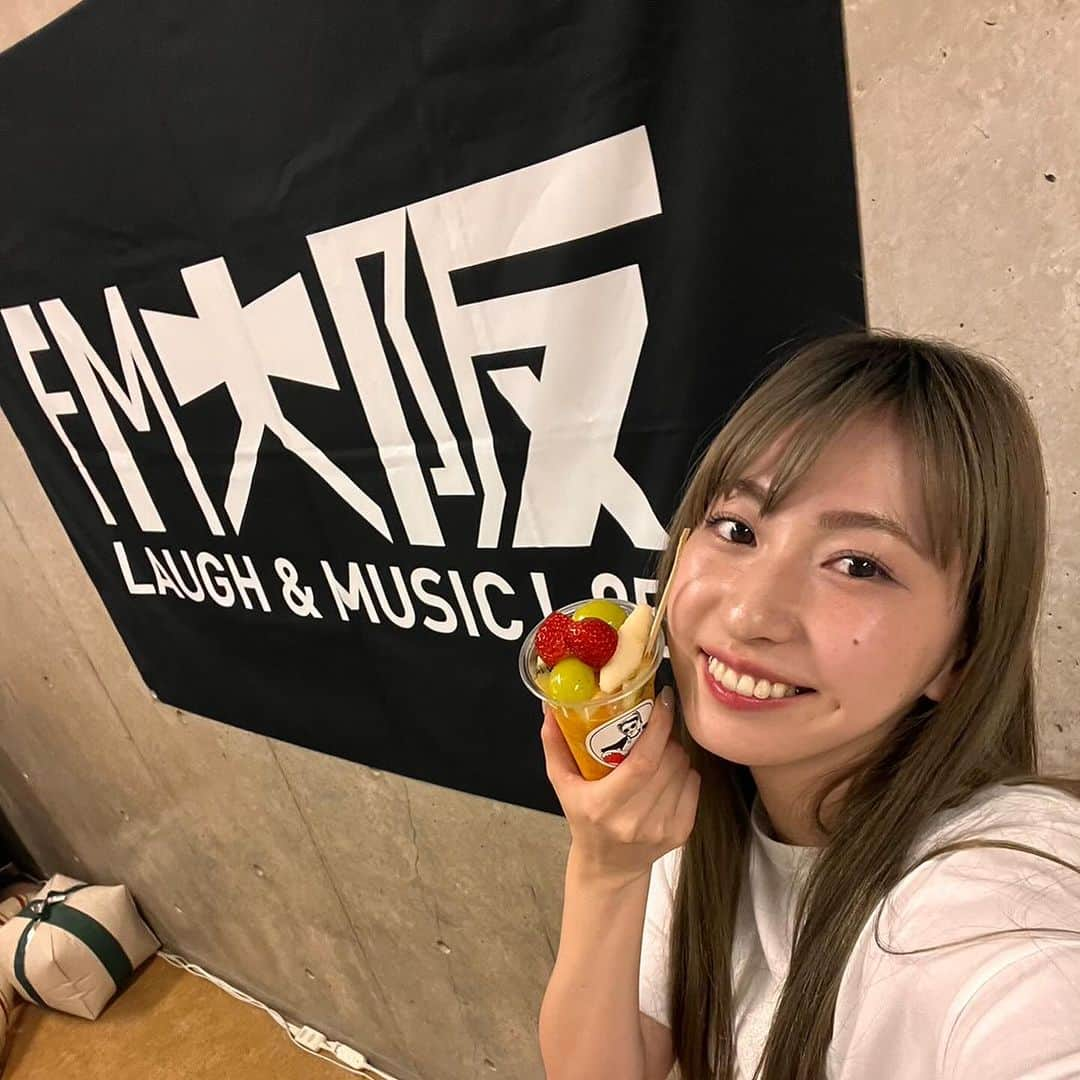 植村あかりさんのインスタグラム写真 - (植村あかりInstagram)「〜23日の幸せ〜 ⁡ ⁡ ⁡ FRUITS ZIPPER×Juice=Juice 「フルーツジュース」 ⁡ ツーマンライブ幸せでした🍹 ⁡ ⁡ ⁡ ⁡ #juicejuice#fruitszipperさん#フルーツジュース#作ってもらいました」11月23日 23時46分 - akari_uemura.official