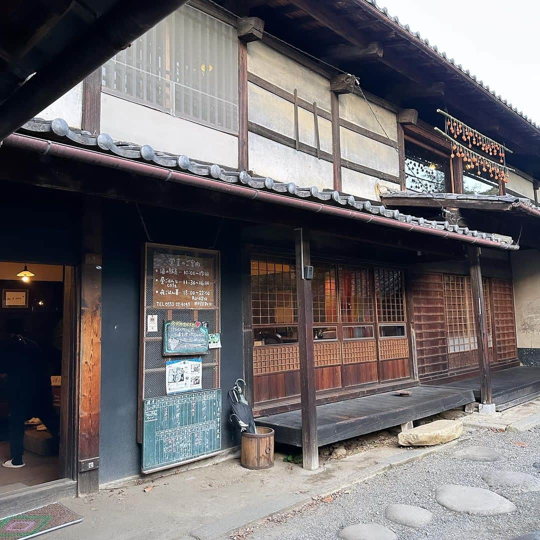 河口恭吾のインスタグラム：「カフェツアー山梨編　養老酒造　』蔵元ごはん＆カフェ 酒蔵 櫂』さんにて  地元の方以外にも遠くからもお越し頂きありがとうございました。  良いライブになりました。  今年のカフェツアーも残すは12/1 下北沢440のみとなりました。  最終公演はギターに武藤さんを迎えて更に楽しく終わりたいと思います。  ぜひ遊びに来てください！  １２月１日（金） Replugged Vol.20 東京： 下北沢４４０　 OPEN 18:30 START 19:00 チケット代金　￥4,000  ドリンク別 ​ ​ イープラス ローソンチケット Lコード：75132 ​チケットぴあ Pコード：254-733  #蔵元ごはん＆カフェ 酒蔵 櫂 #下北沢440 #カフェツアー　#mont-bell #モンベル」