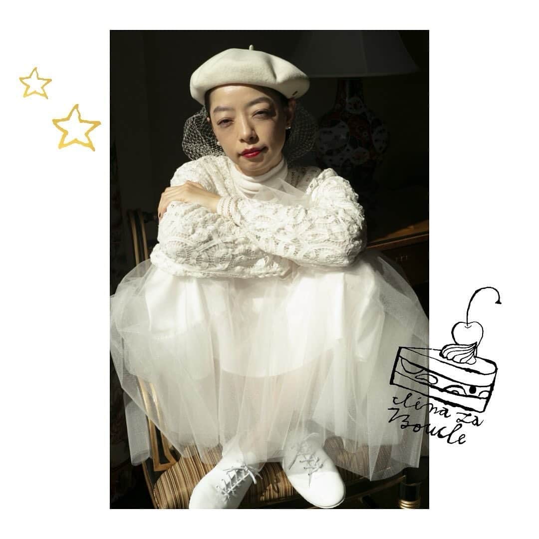 IÉNA LA BOUCLEのインスタグラム：「. ⁡ 市川実和子さんが着る、 冬のIÉNA LA BOUCLE’23 ⁡ －HOLIDAY COLLECTION '23 × Miwako Ichikawa ⁡ ⁡ ⁡ ⁡ model: @miwako_ichikawa_ photographs: @hirokomatsubaraa hair&make-up: @shinyakawamurashinyakawamura illustration: @toranekobonbon flower decoration: @naoten10 ⁡」