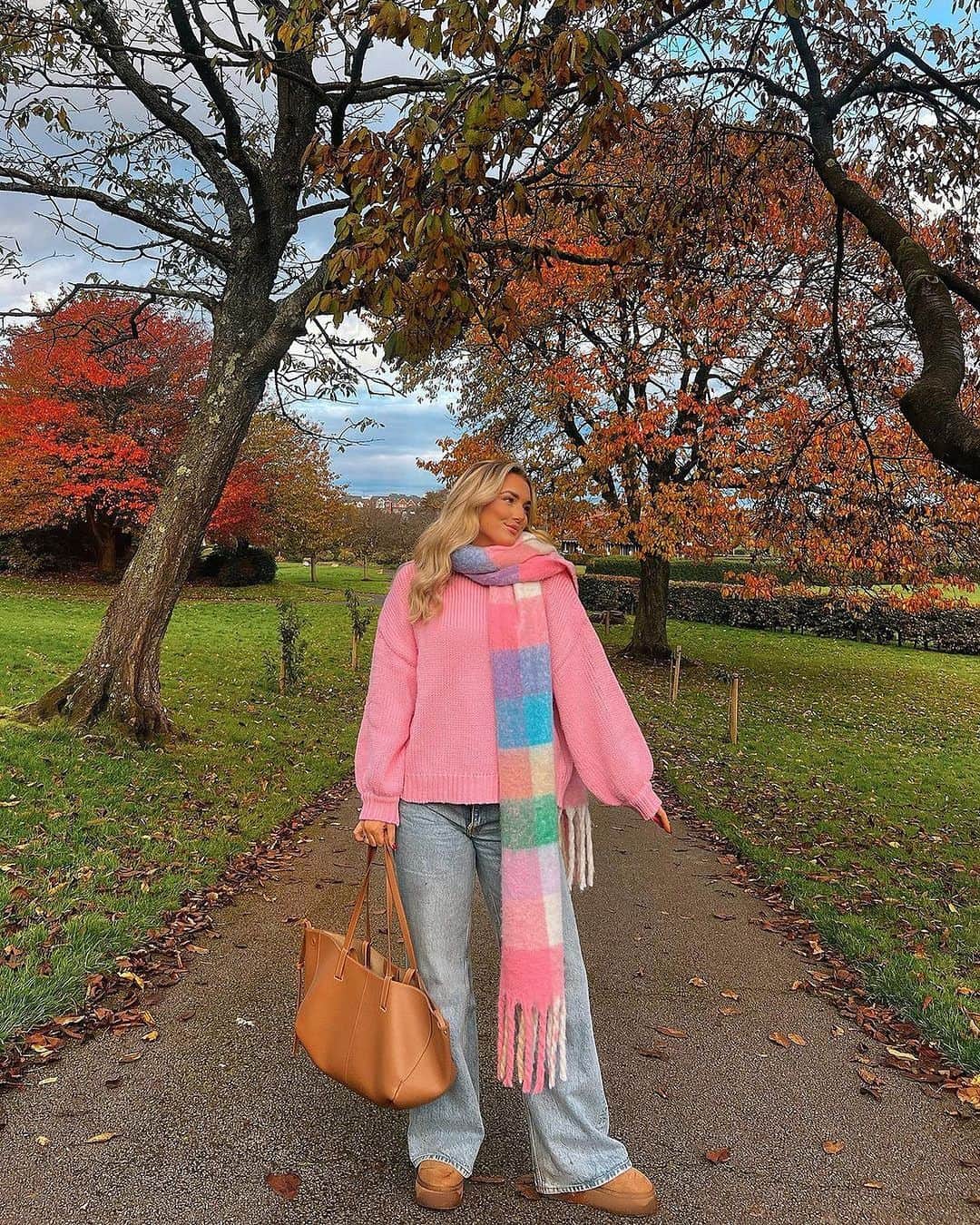 Angel™さんのインスタグラム写真 - (Angel™Instagram)「Which look is your fav??? Credit @chlce #autumnlooks #fashion #outfit #looks #ootd #style #autumnoutfit #preppy #fastfashion #autumnclothes #autumnclothesforwomen #fashionshows #fashionwomen #outfitsaesthetic #womensclothing #womenfashion #autumnlook #autumnfashion #fashionweek #fashionista #americanstyle ❤️ #asaqueen #fall」11月23日 23時59分 - americanstyle